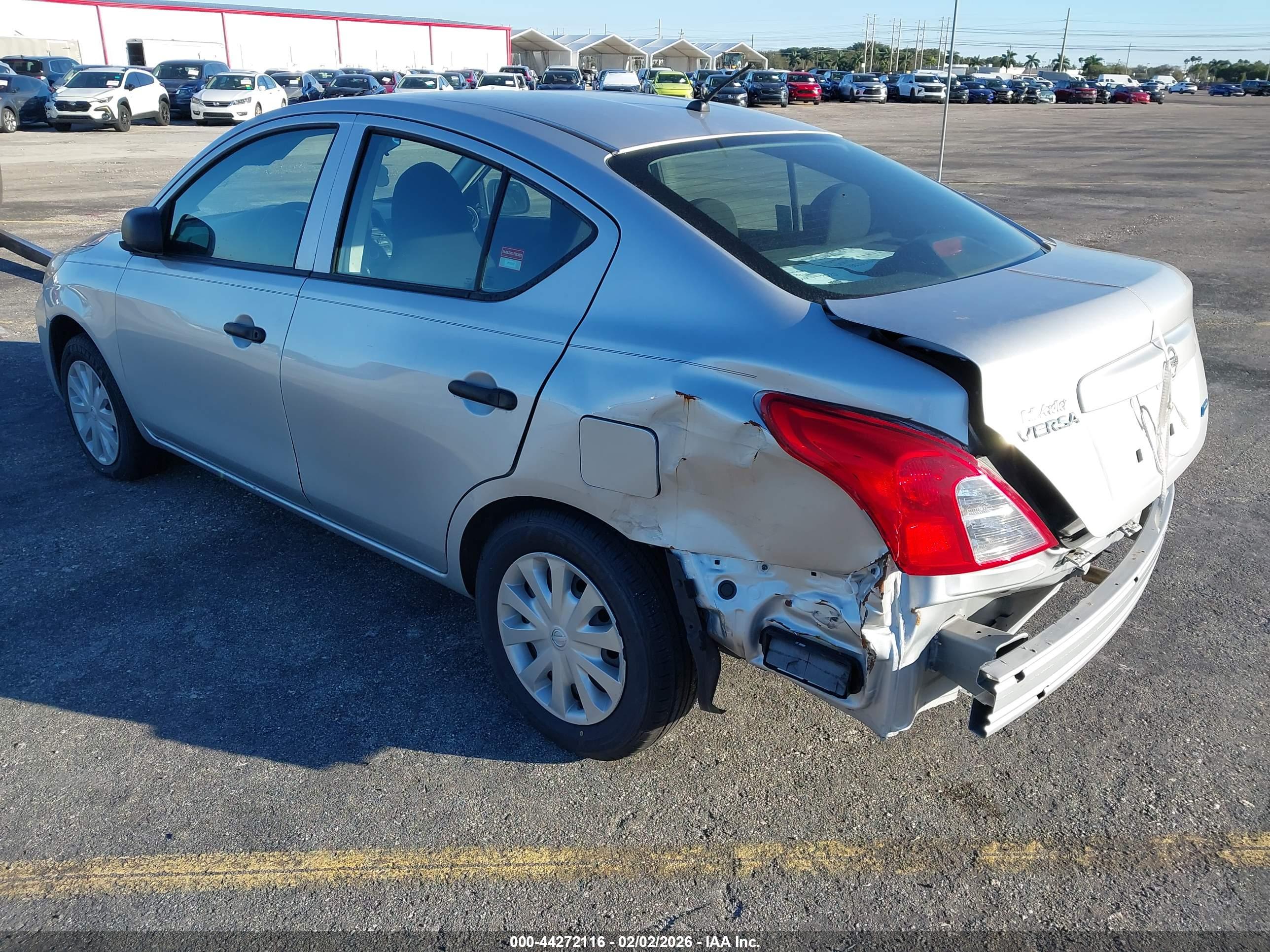 NISSAN VERSA image 3