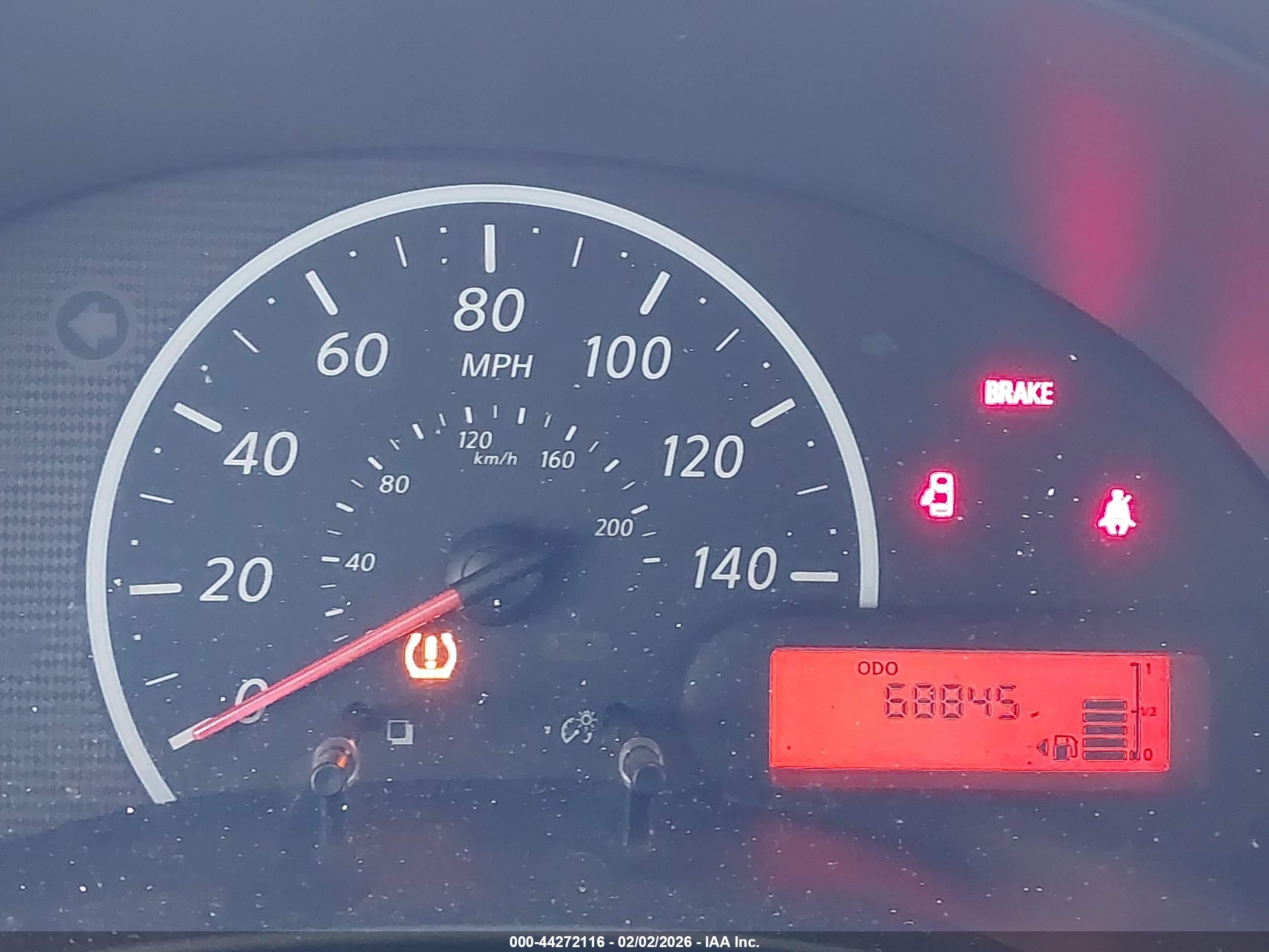 NISSAN VERSA image 7