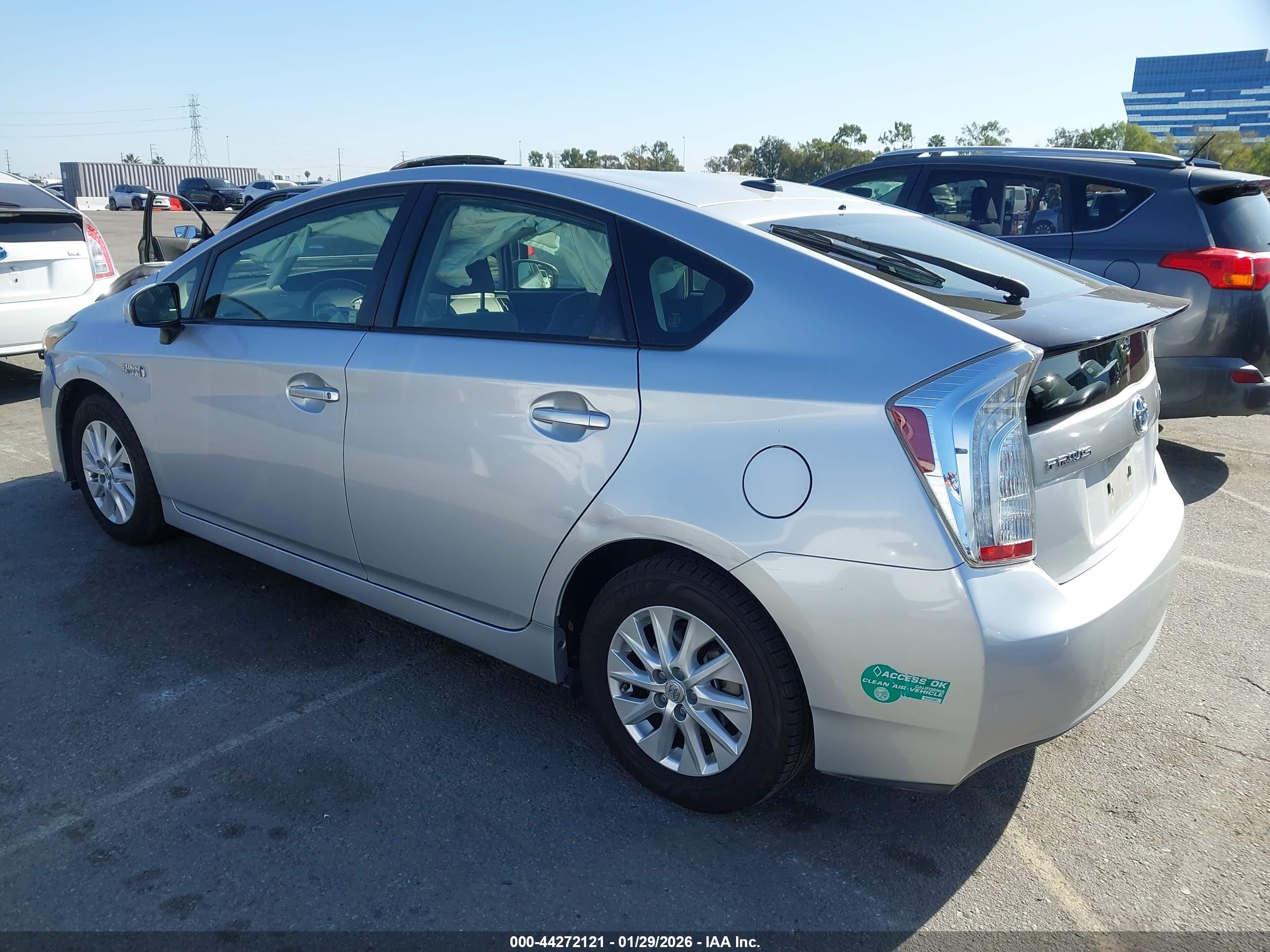 TOYOTA PRIUS image 3