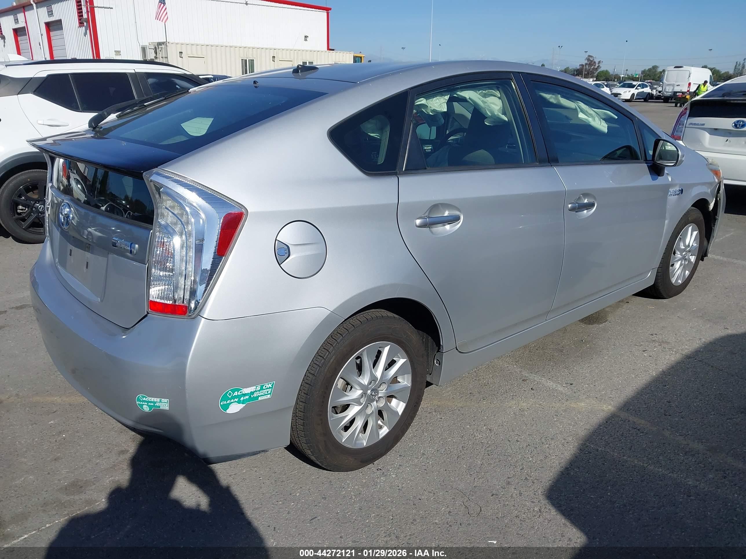 TOYOTA PRIUS image 4