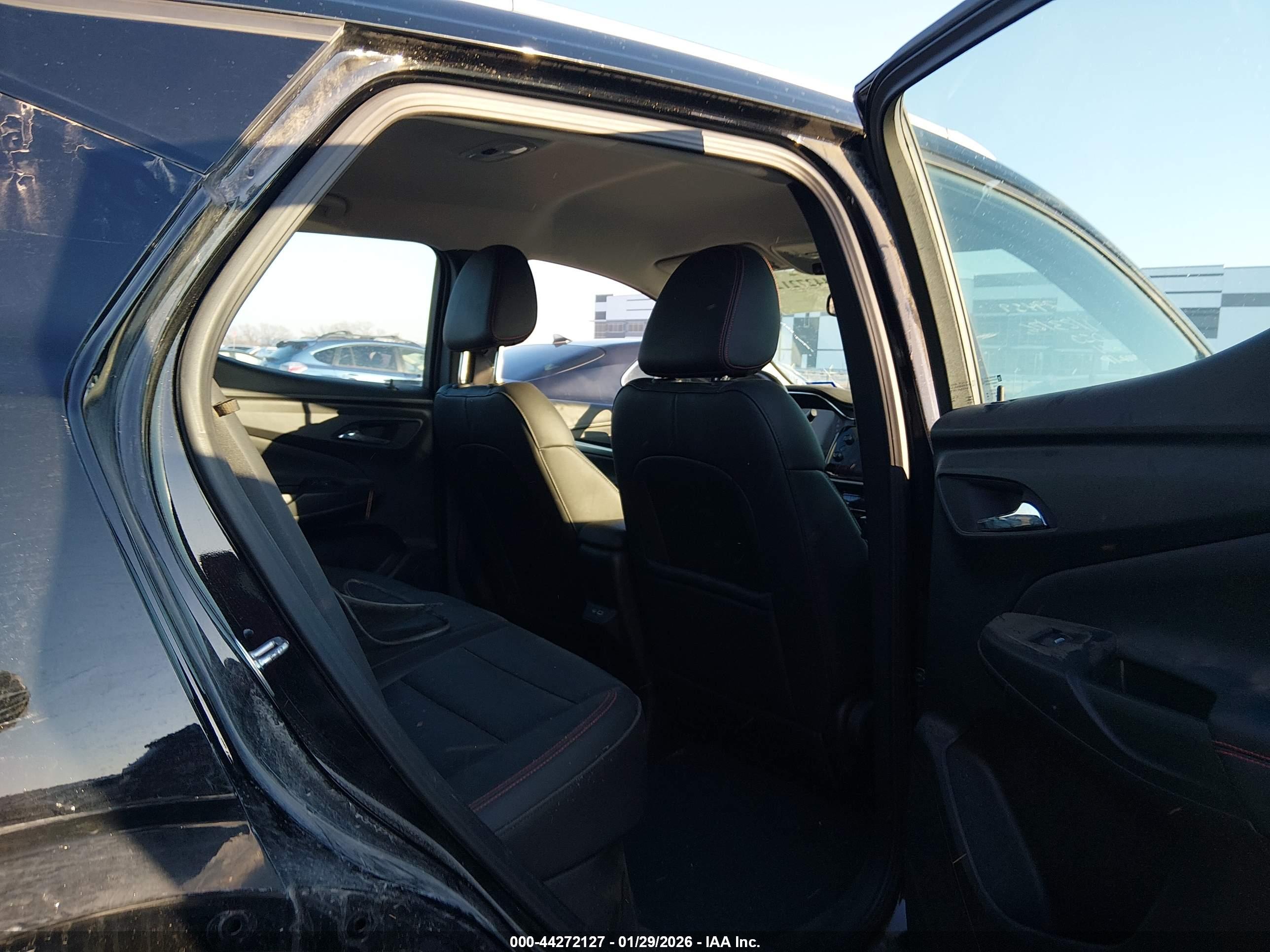 CHEVROLET BOLT image 8