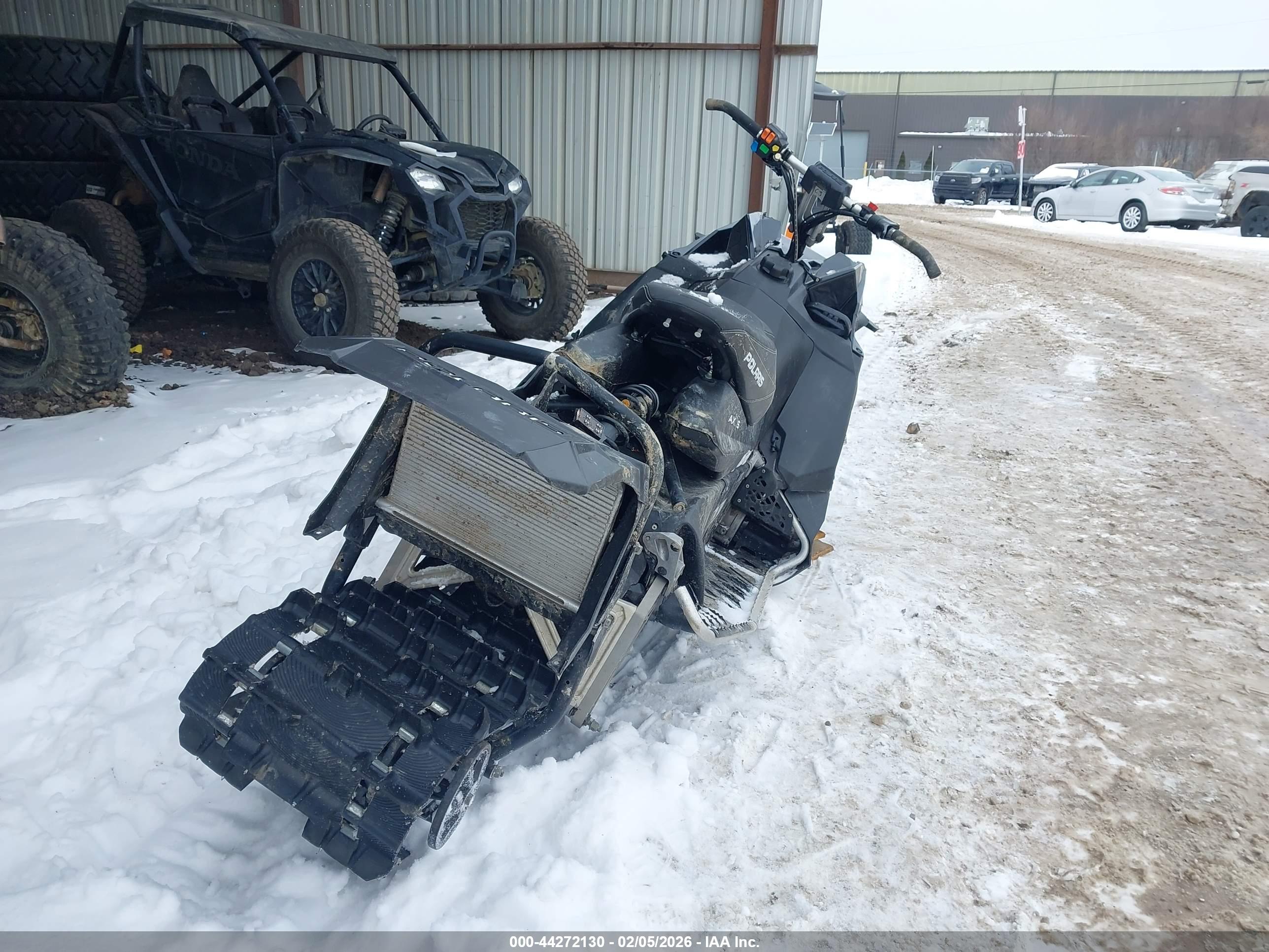 POLARIS SNOWMOBILE image 4