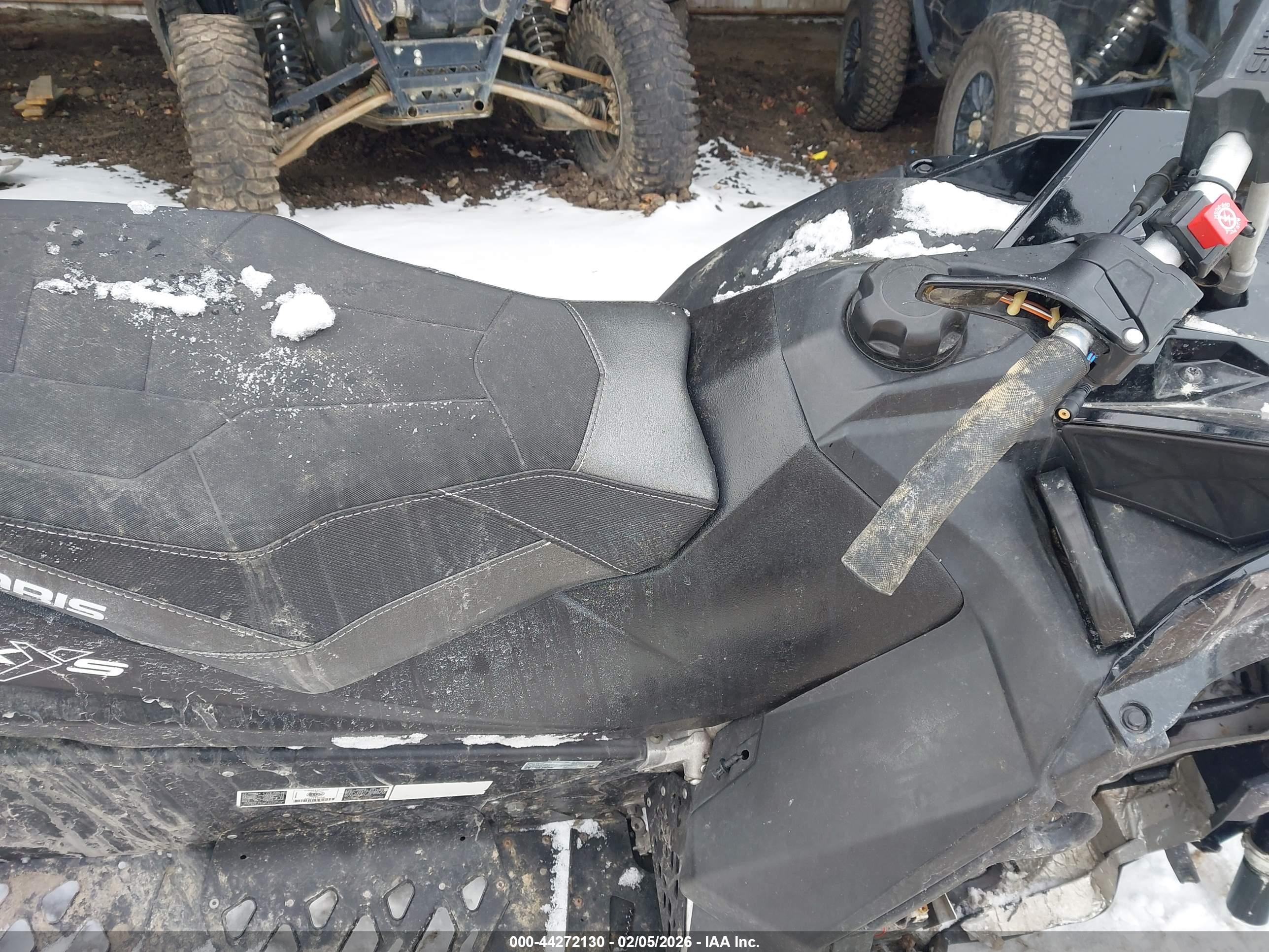 POLARIS SNOWMOBILE image 5