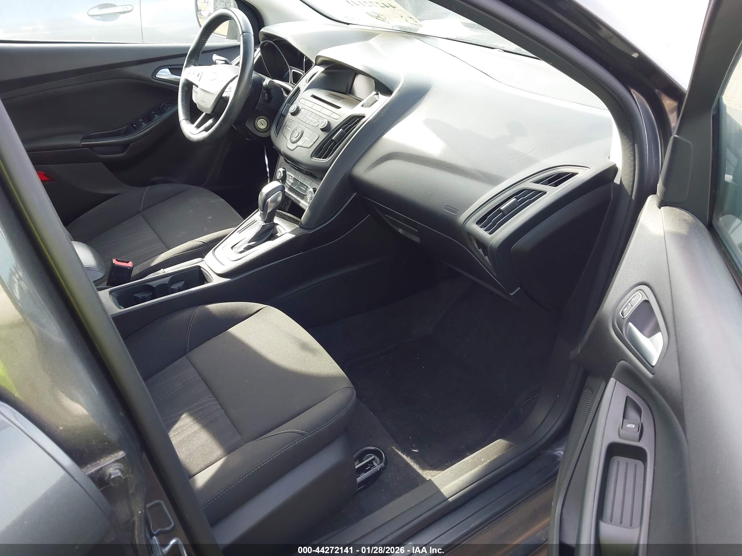 FORD FOCUS image 5