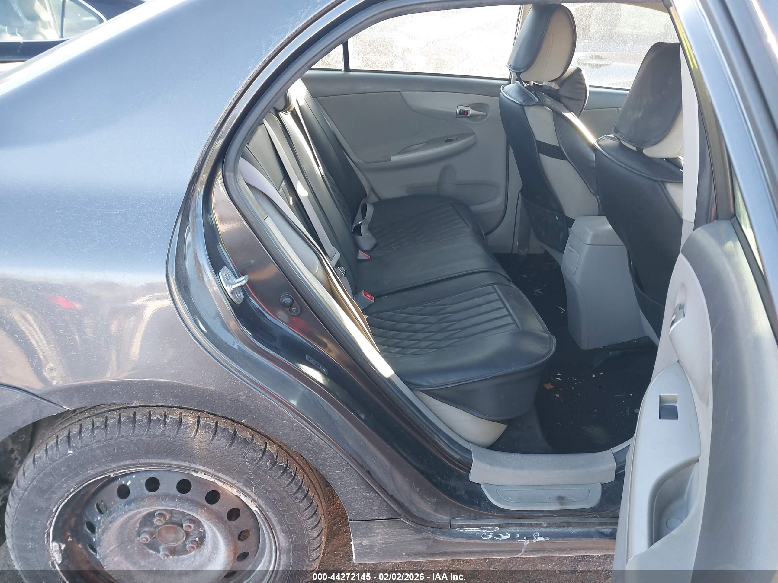 TOYOTA COROLLA image 8