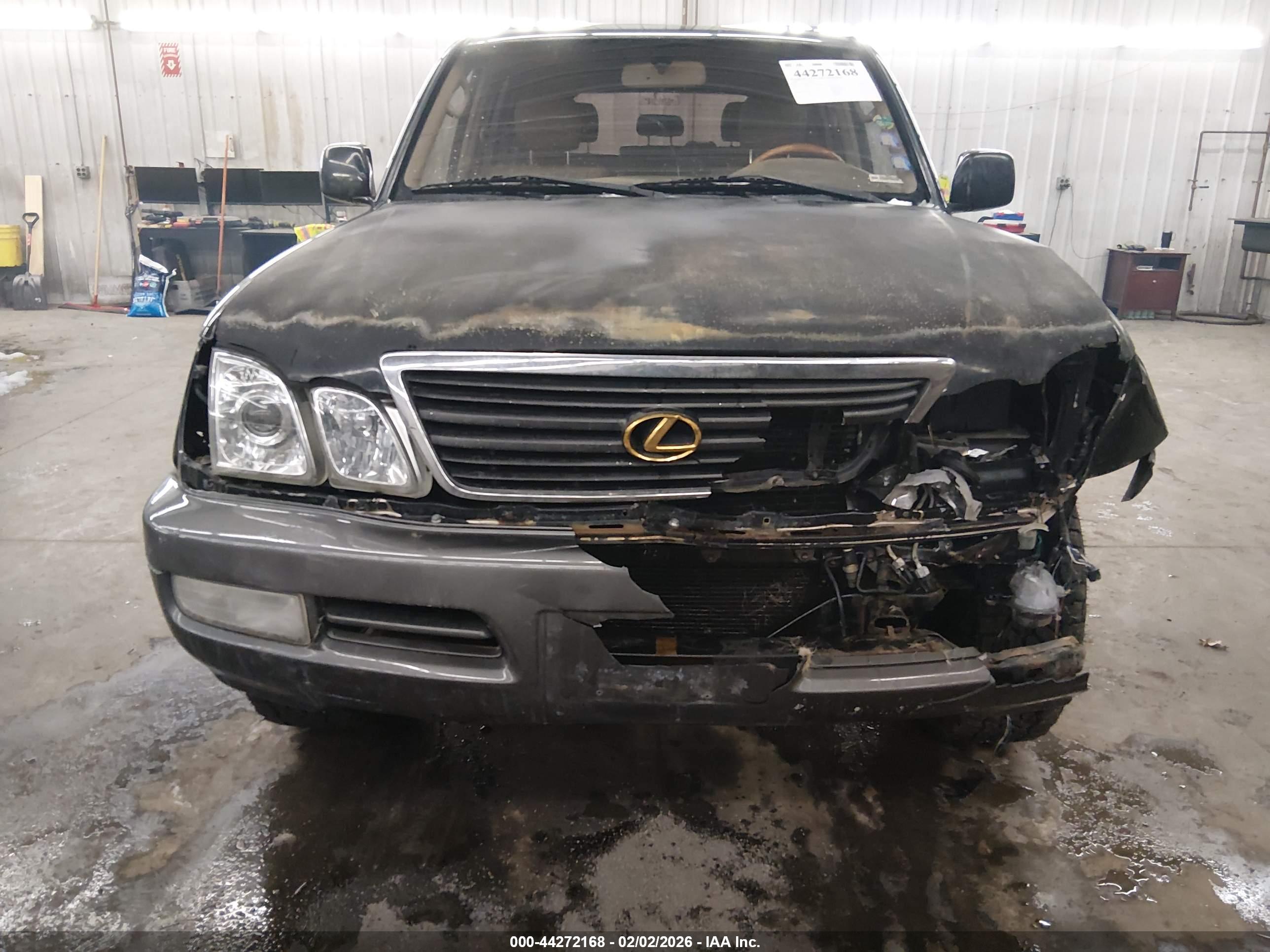 LEXUS LX image 6
