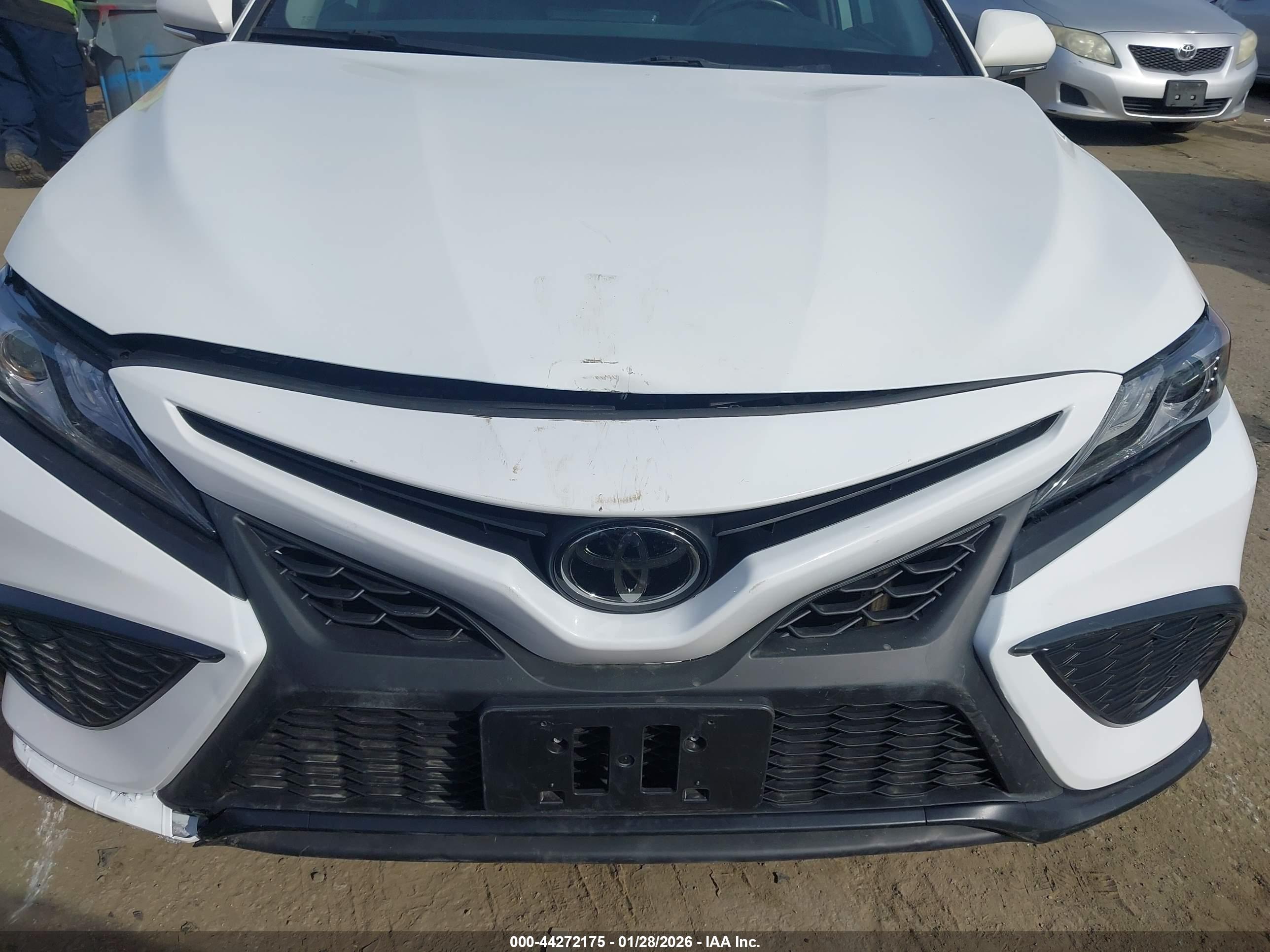 TOYOTA CAMRY image 6