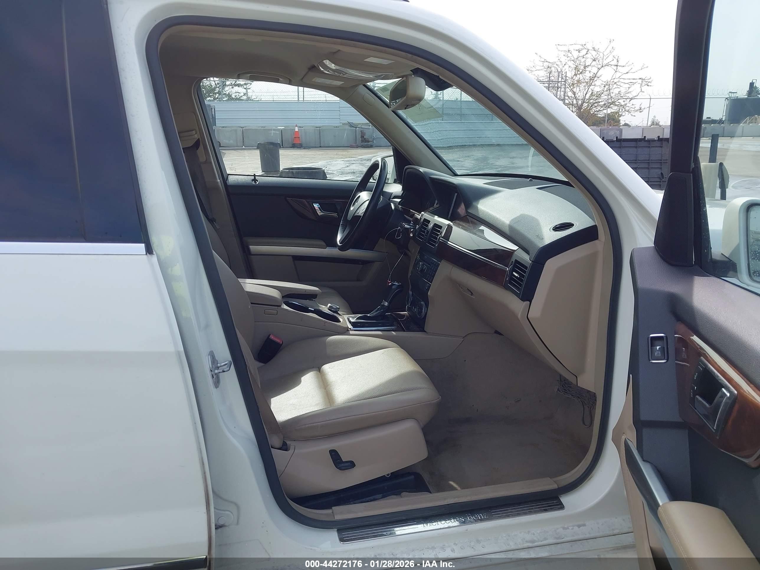 MERCEDES-BENZ GLK image 5
