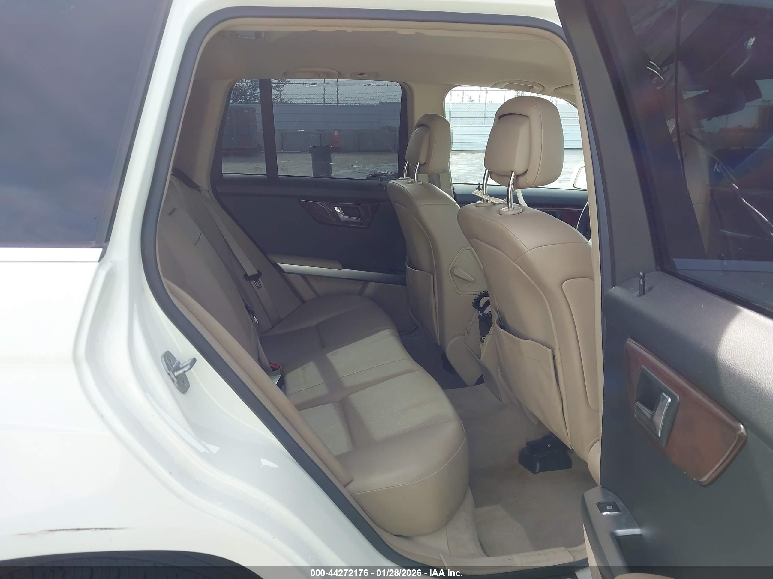 MERCEDES-BENZ GLK image 8
