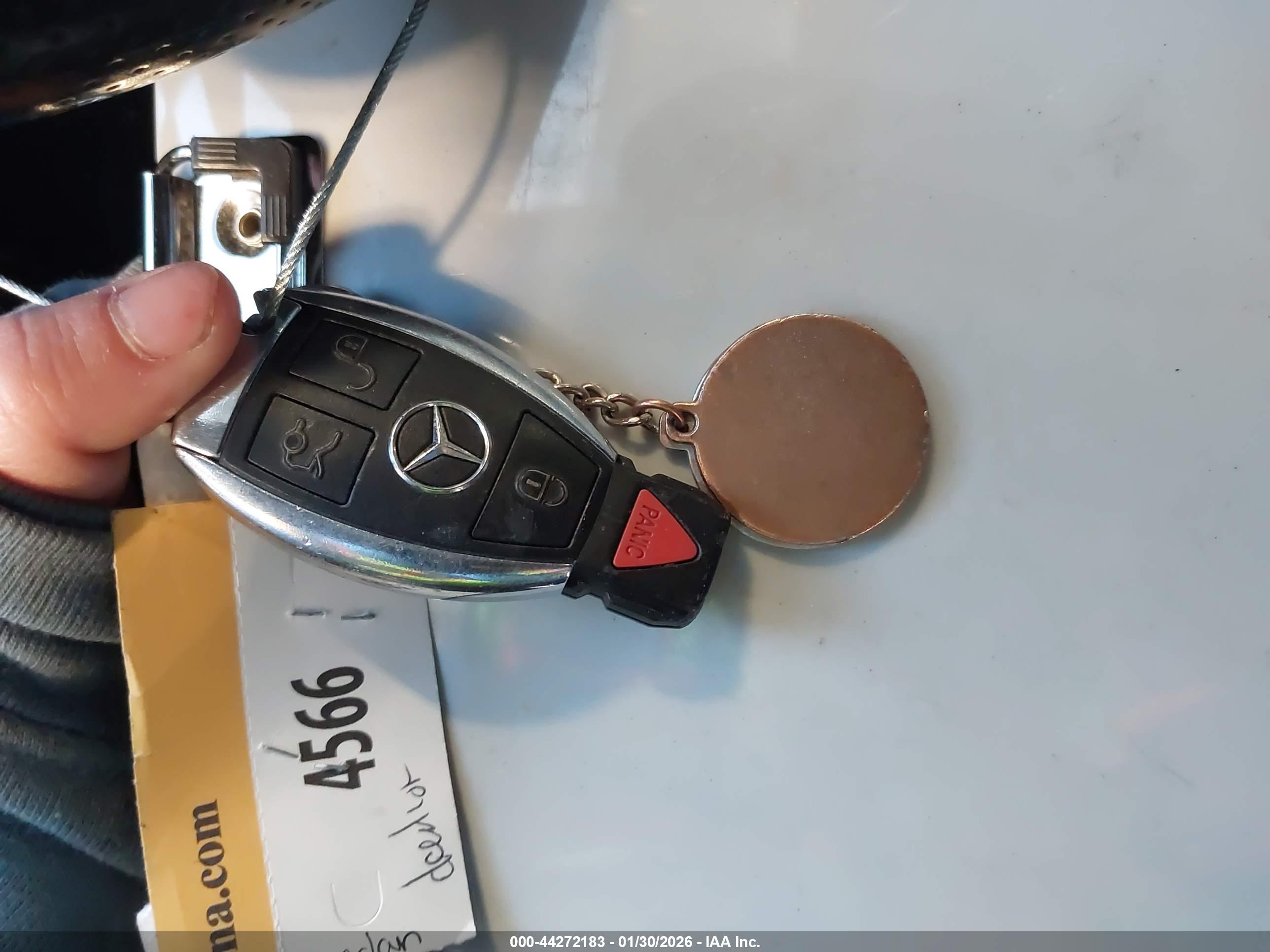 MERCEDES-BENZ E image 11