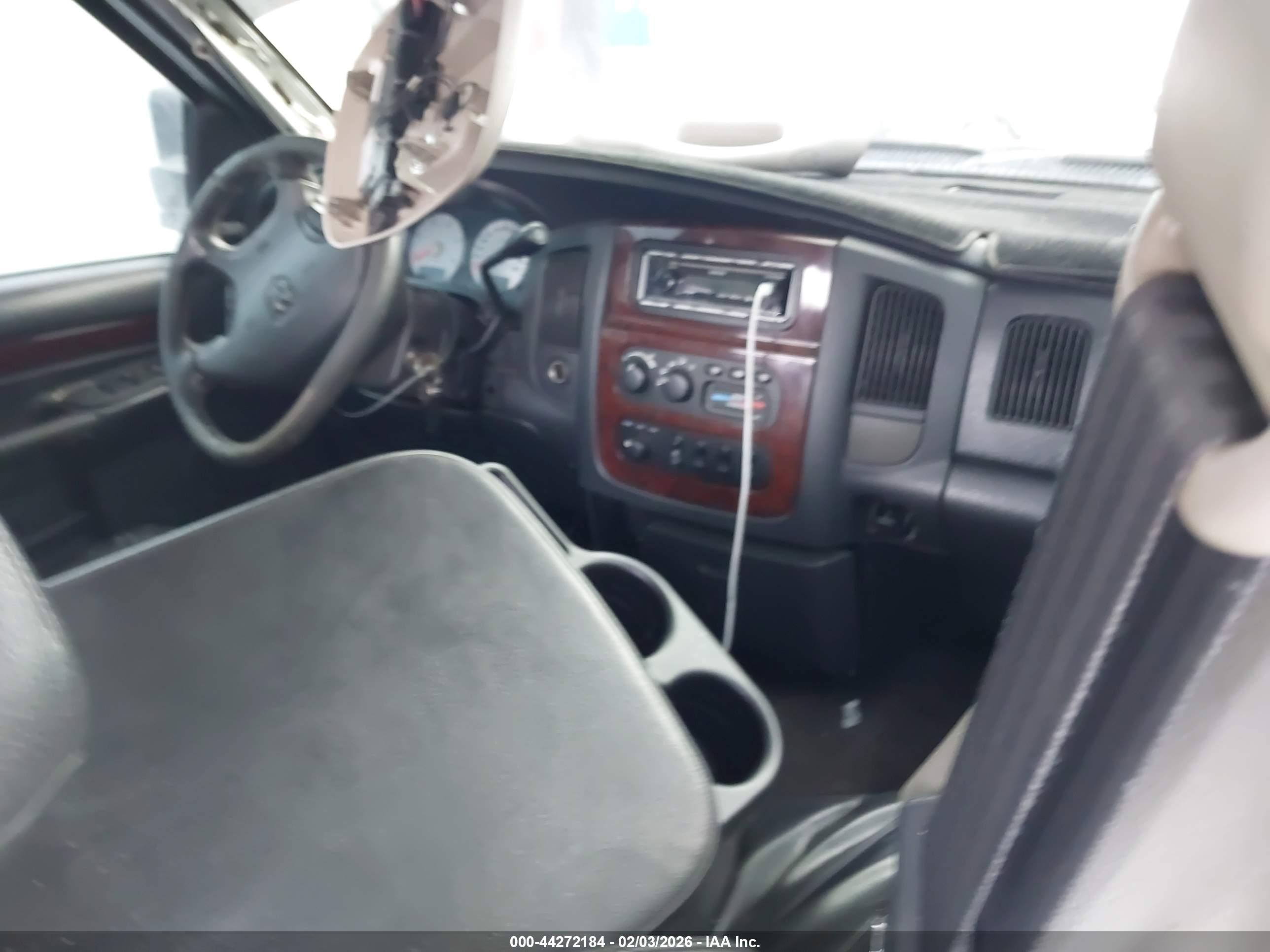 DODGE RAM image 5