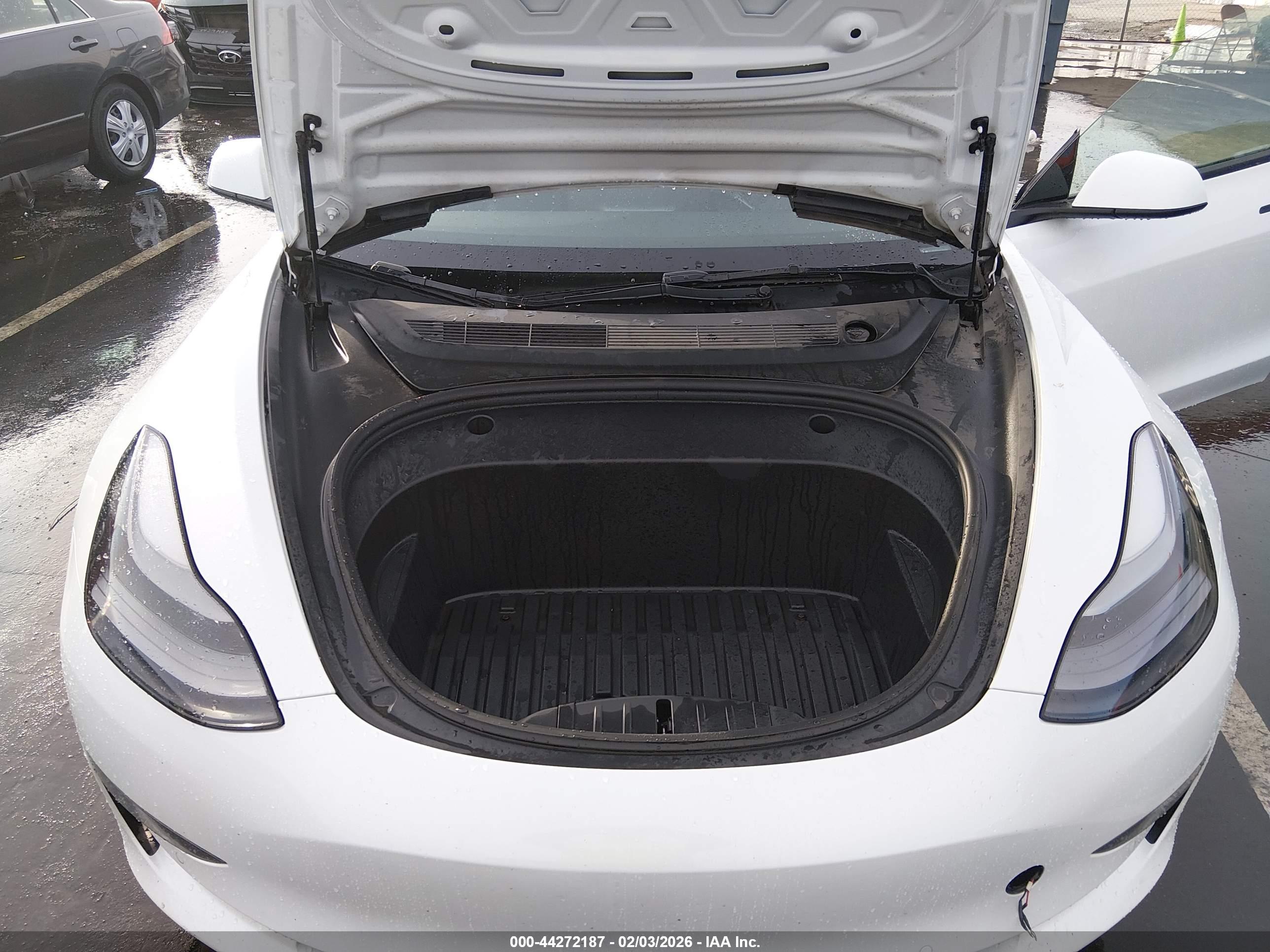 TESLA MODEL image 10