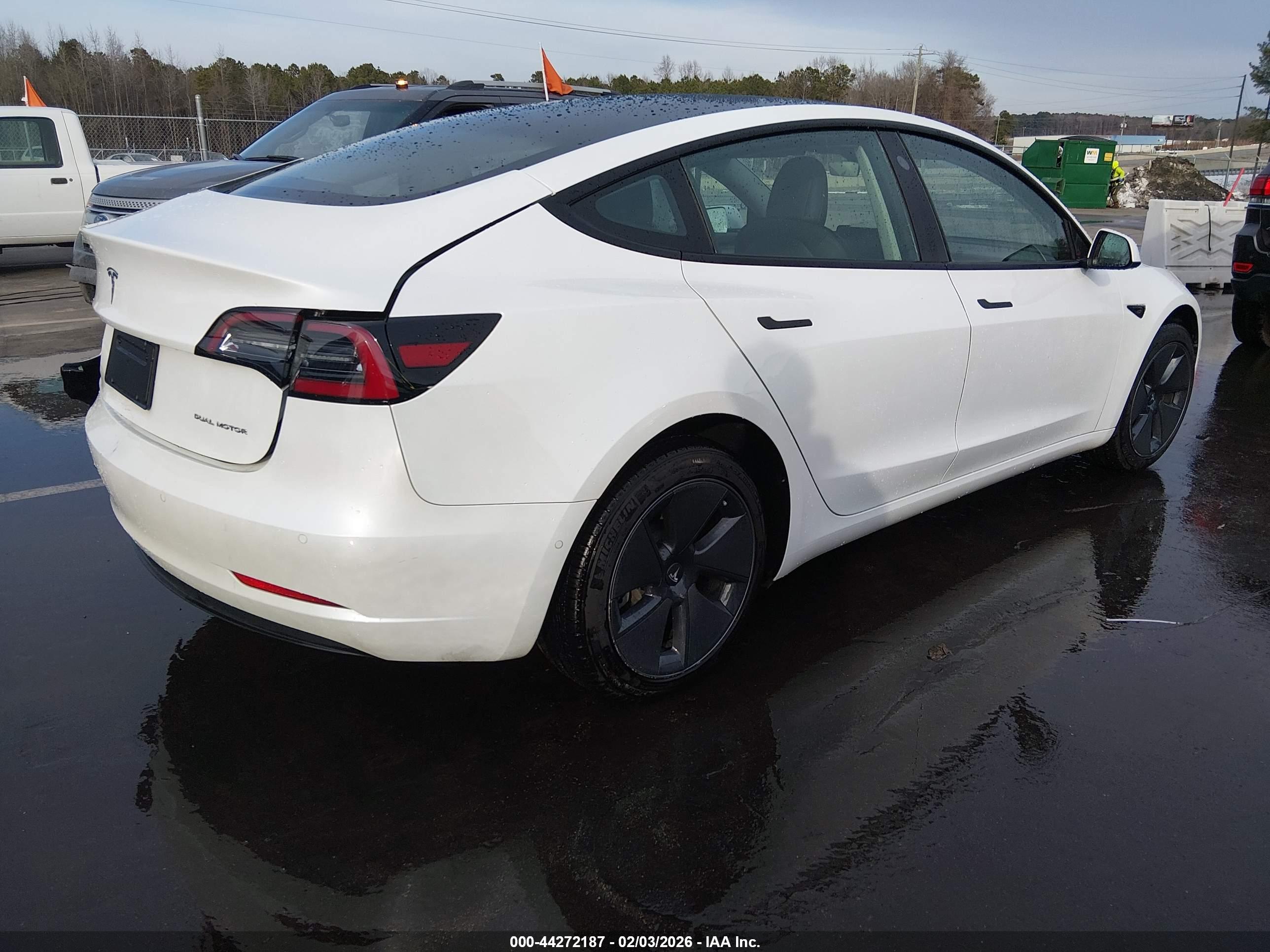 TESLA MODEL image 4