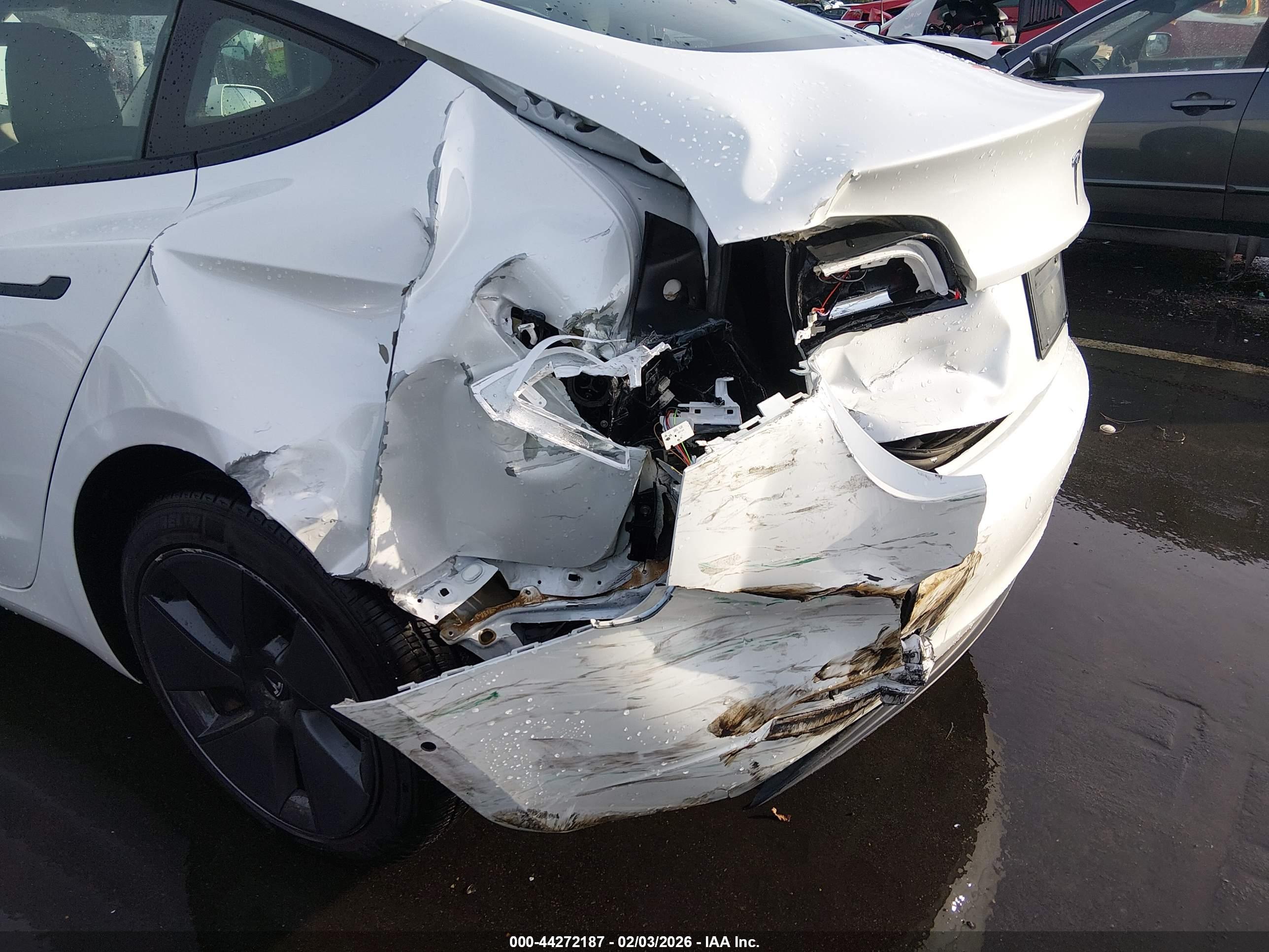 TESLA MODEL image 6