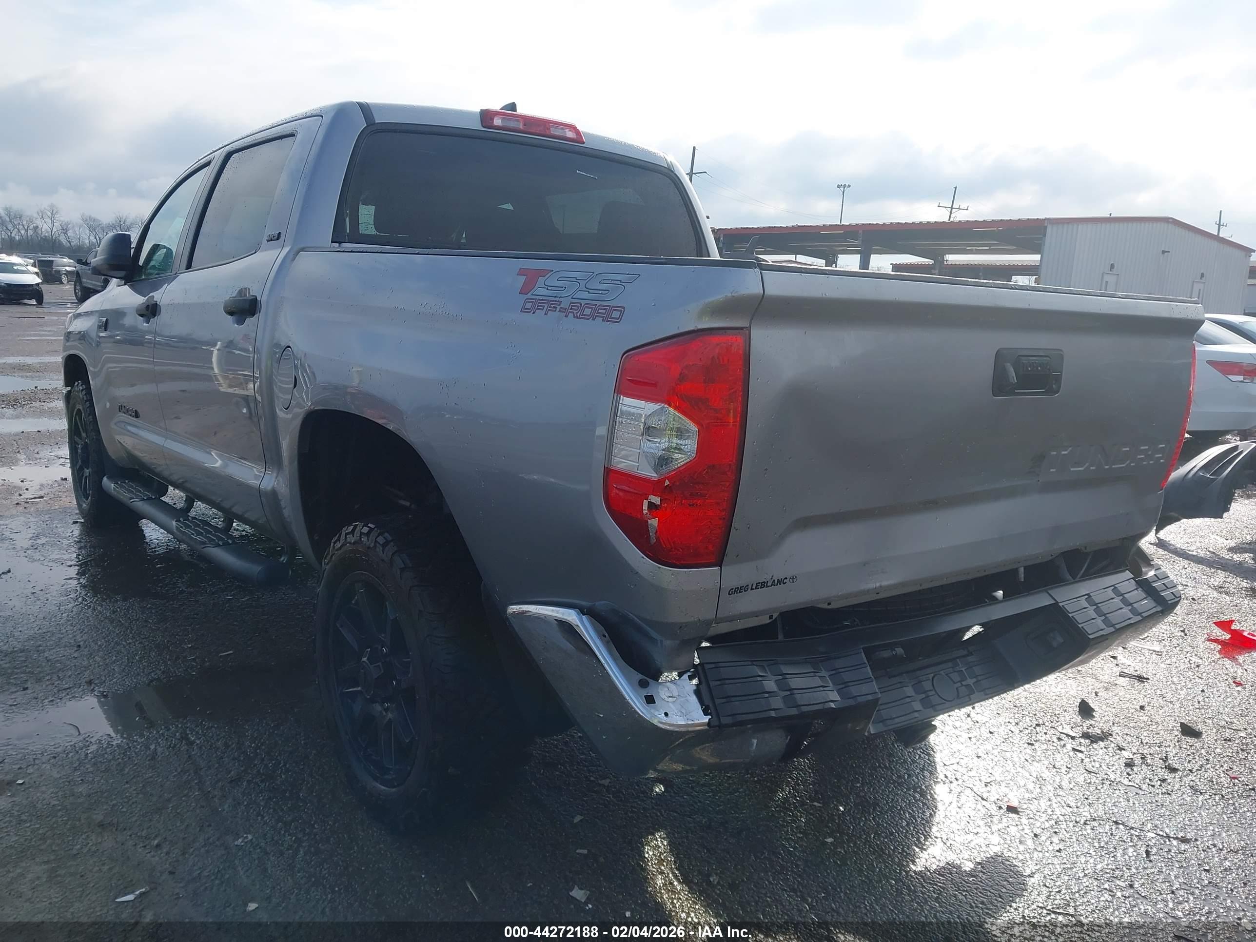 TOYOTA TUNDRA image 3