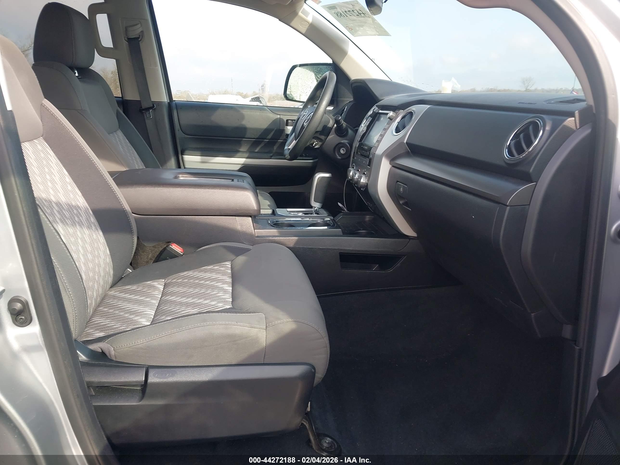 TOYOTA TUNDRA image 5