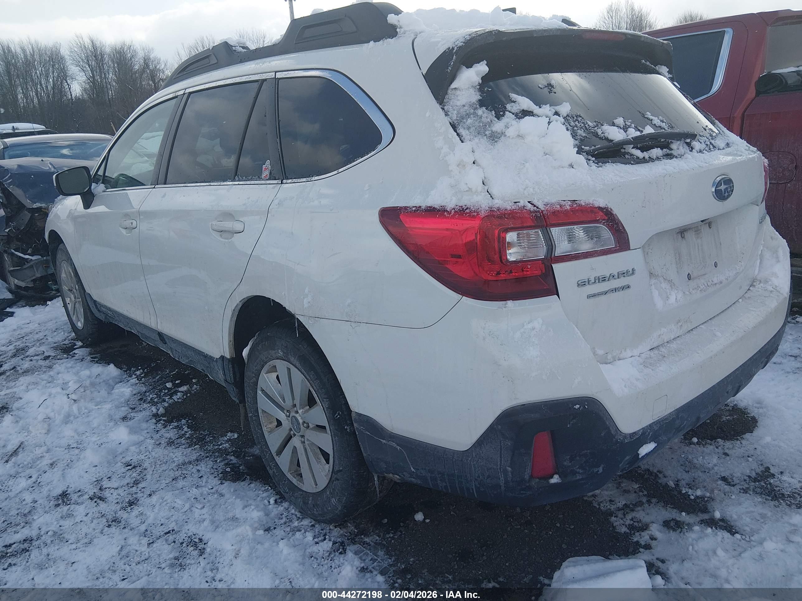 SUBARU OUTBACK image 3