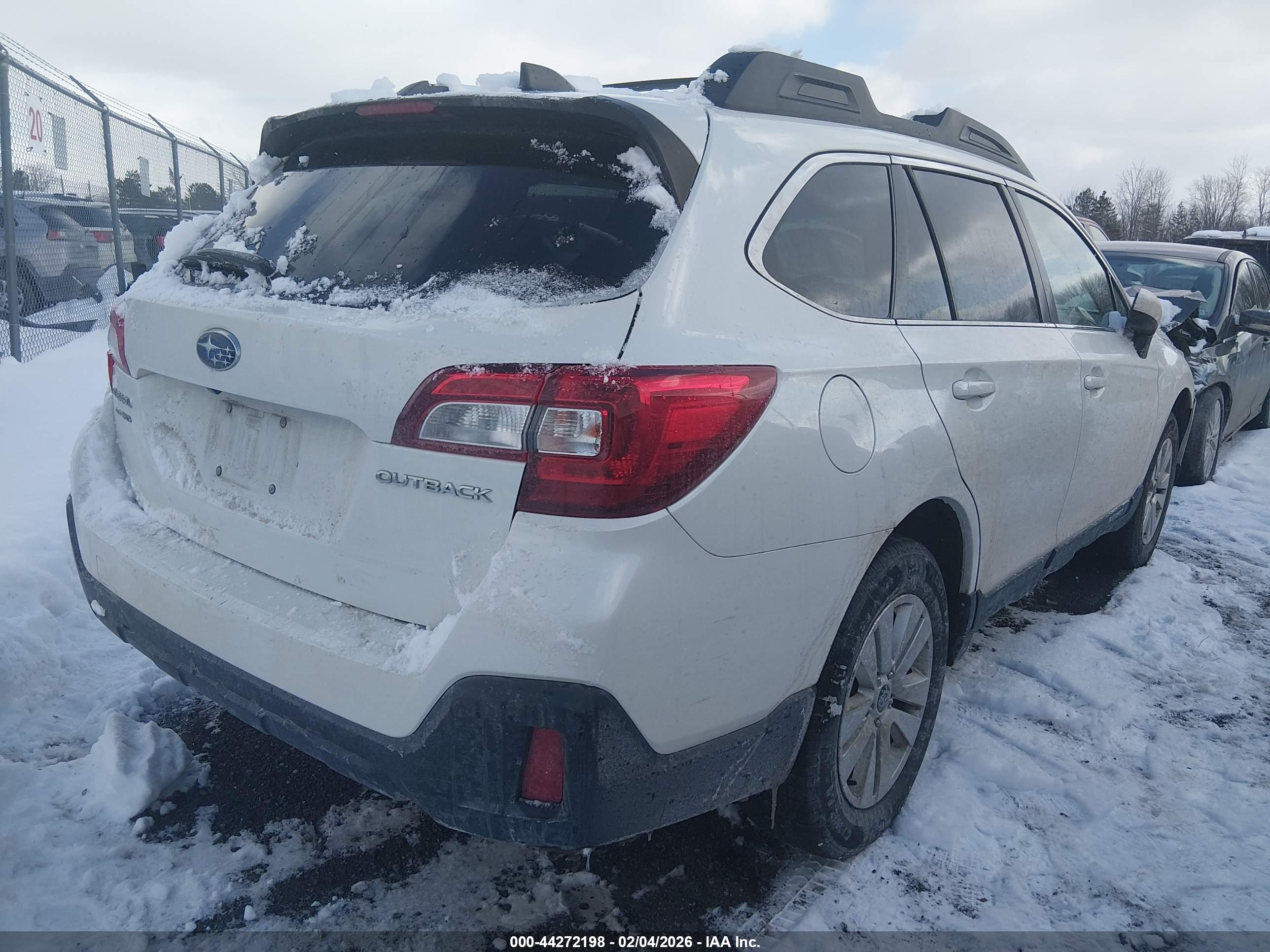 SUBARU OUTBACK image 4