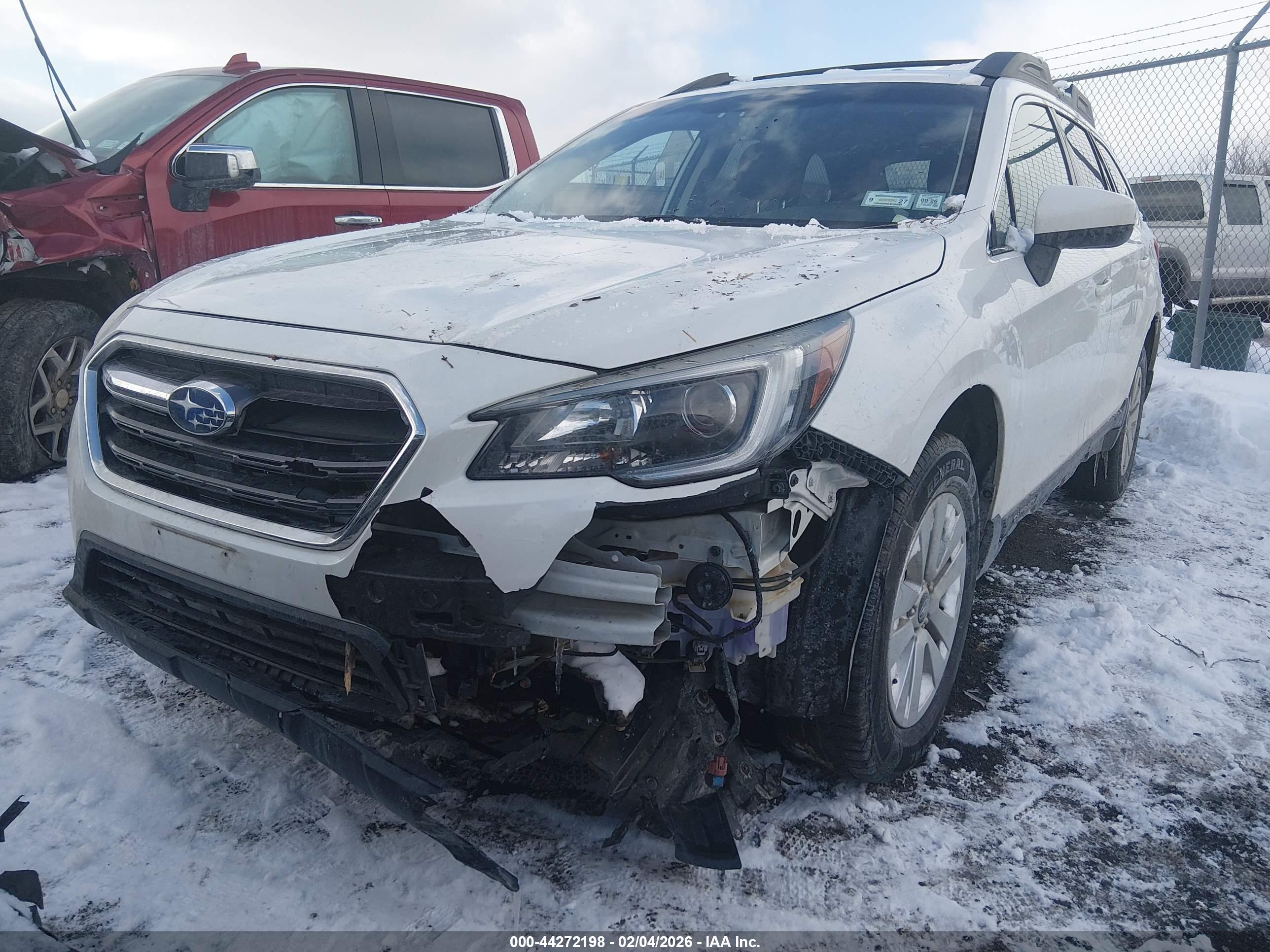 SUBARU OUTBACK image 6