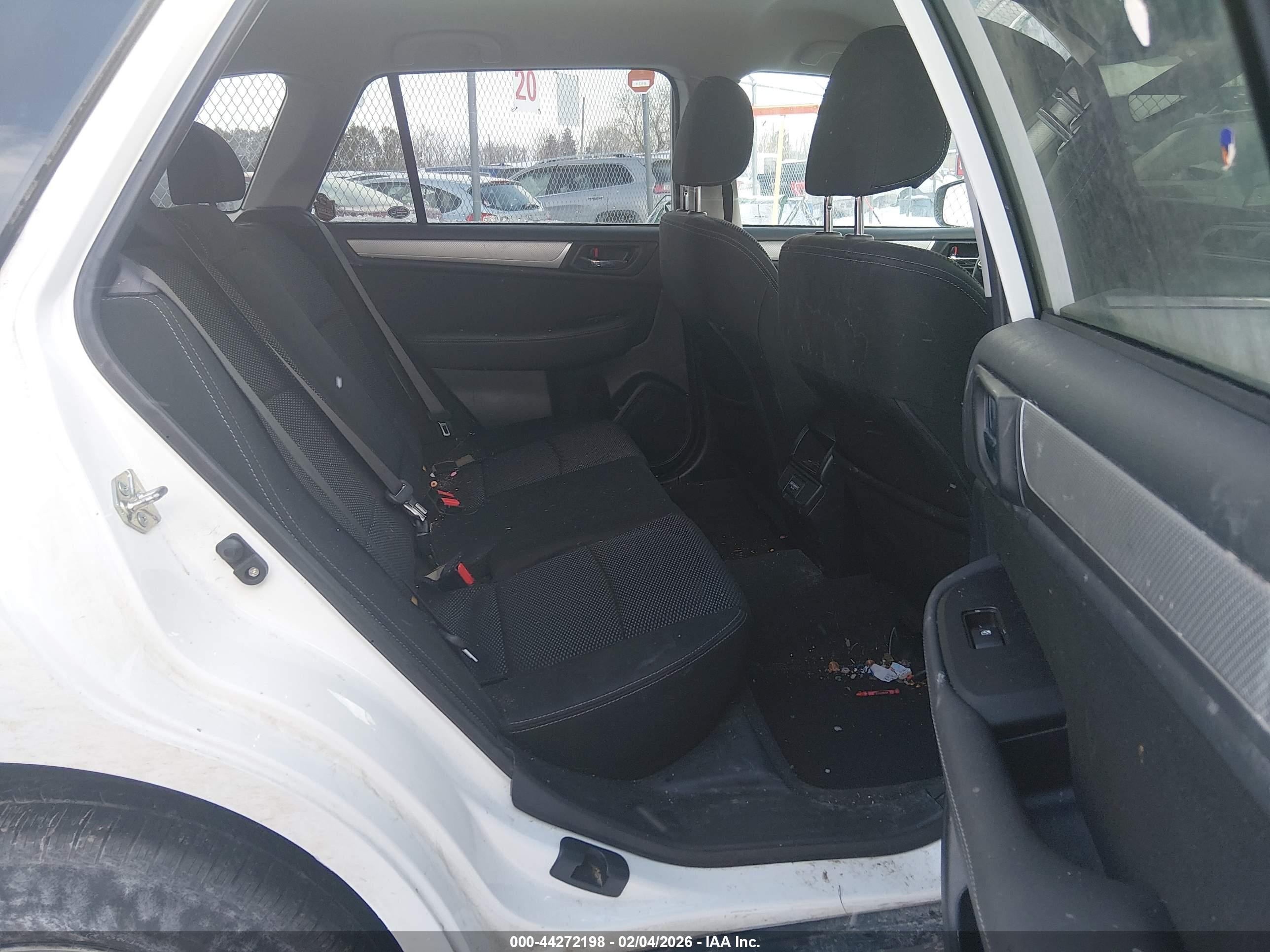 SUBARU OUTBACK image 8