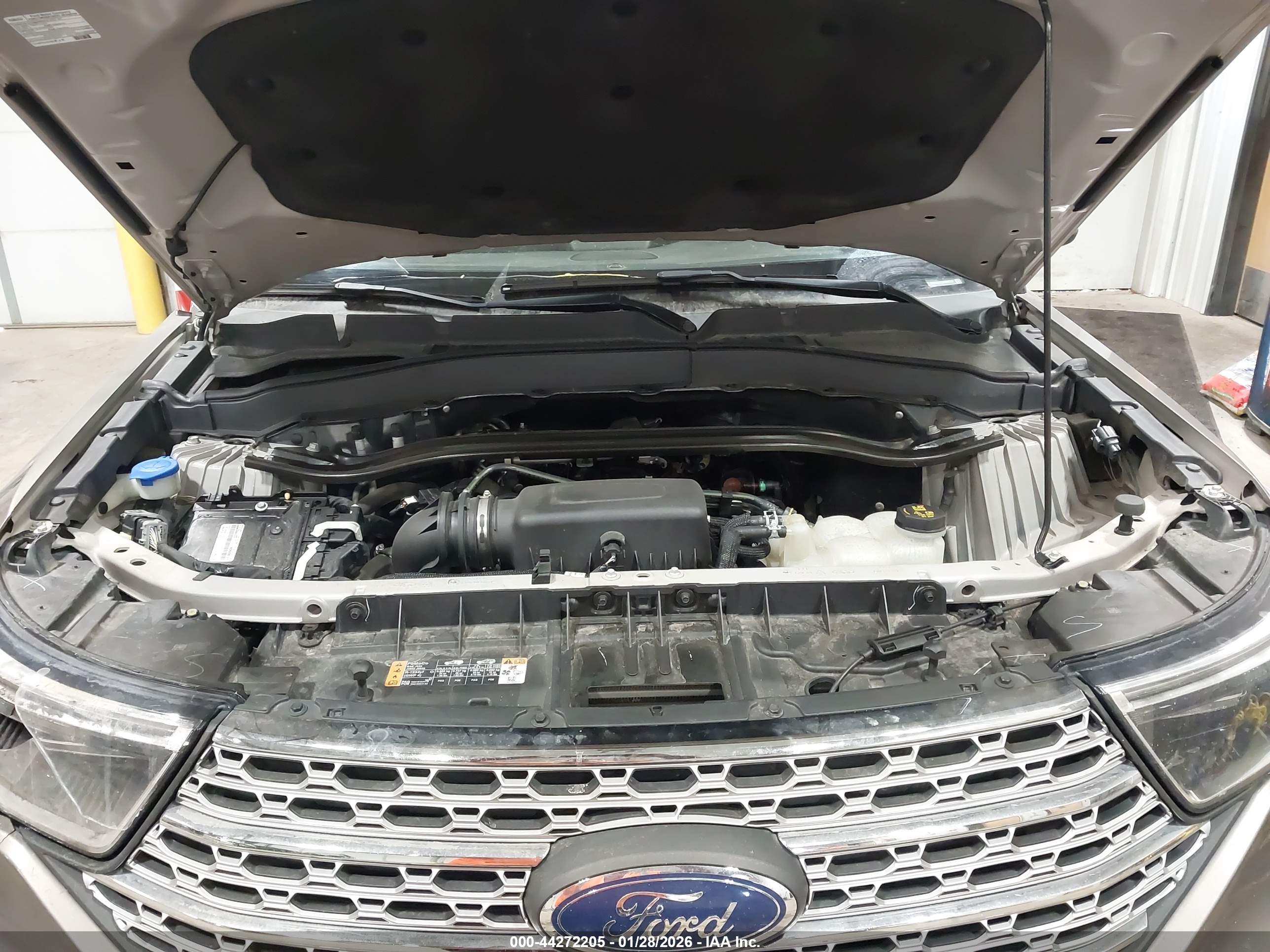 FORD EXPLORER image 10