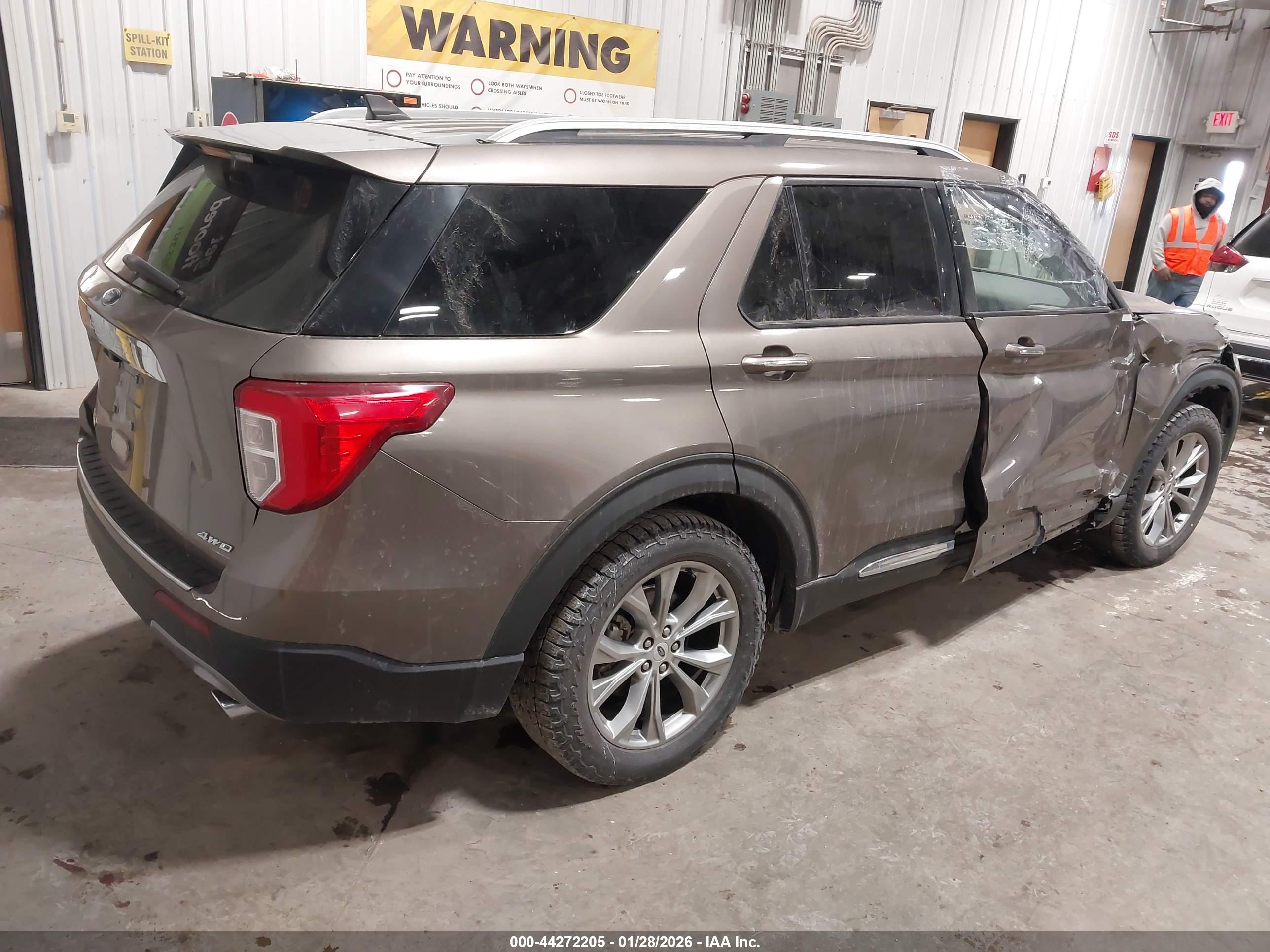 FORD EXPLORER image 4