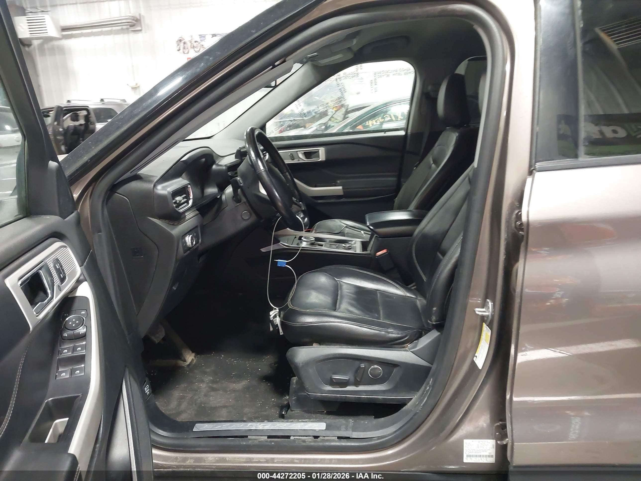 FORD EXPLORER image 5