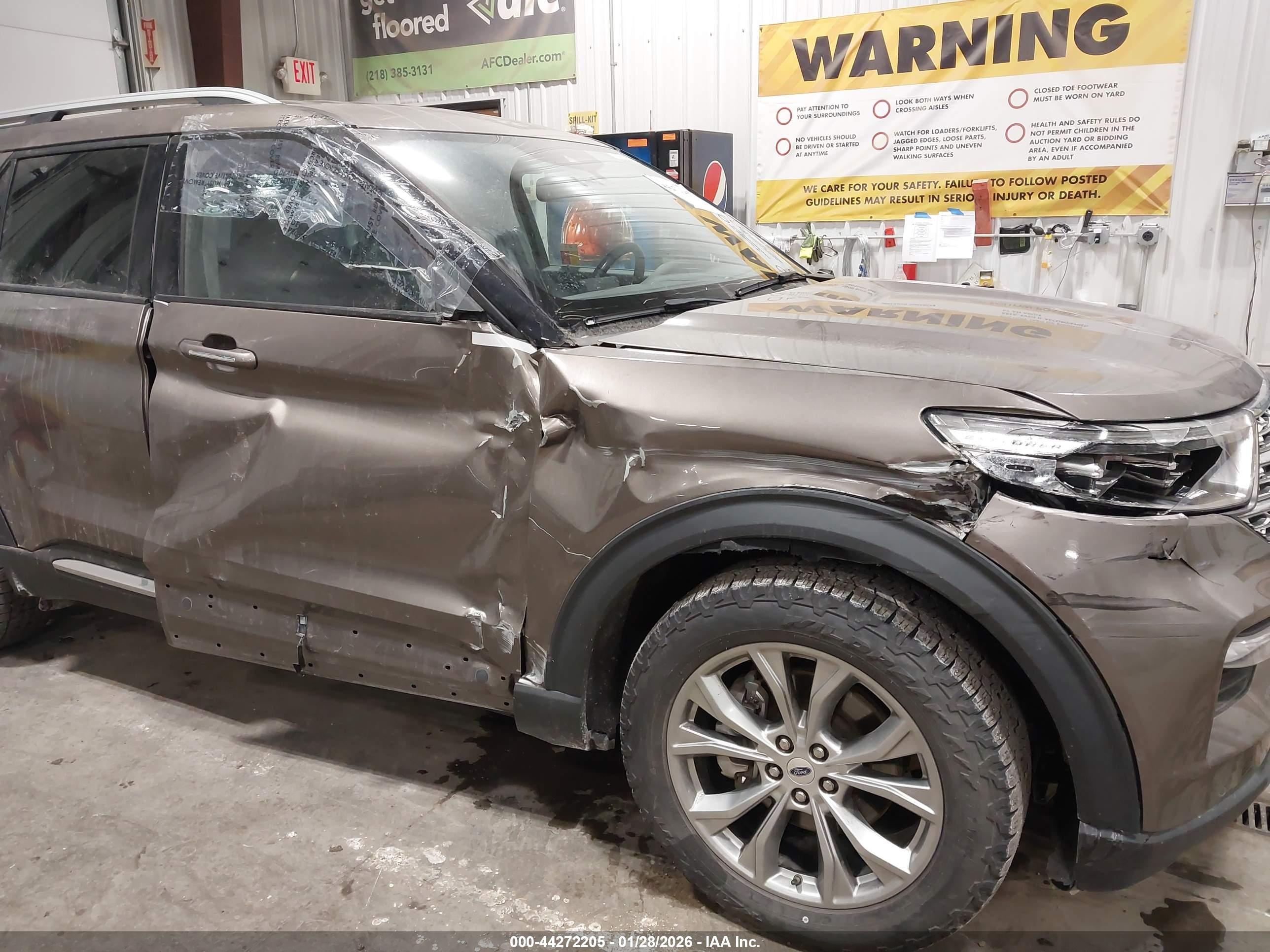 FORD EXPLORER image 6