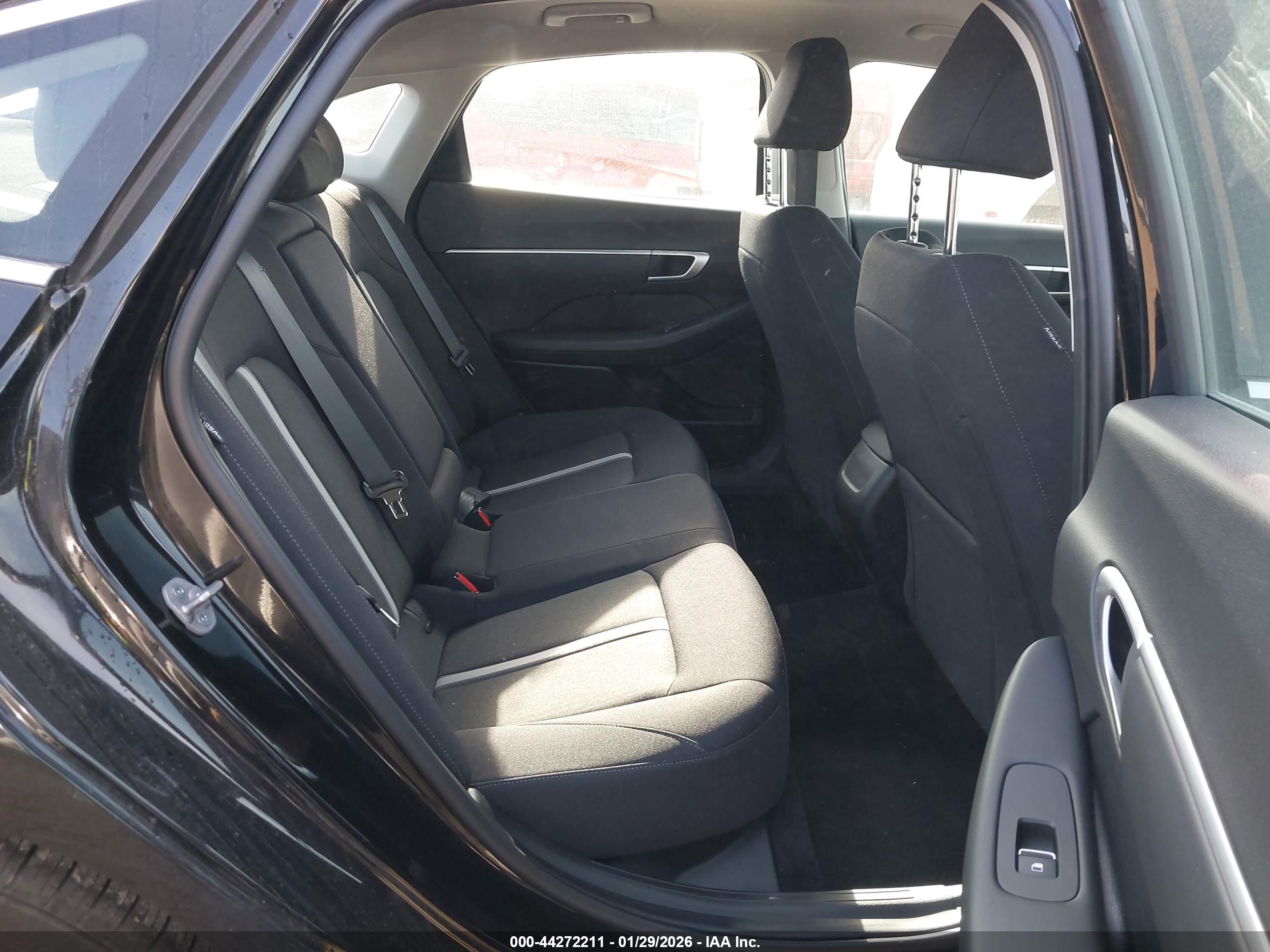 HYUNDAI SONATA image 8
