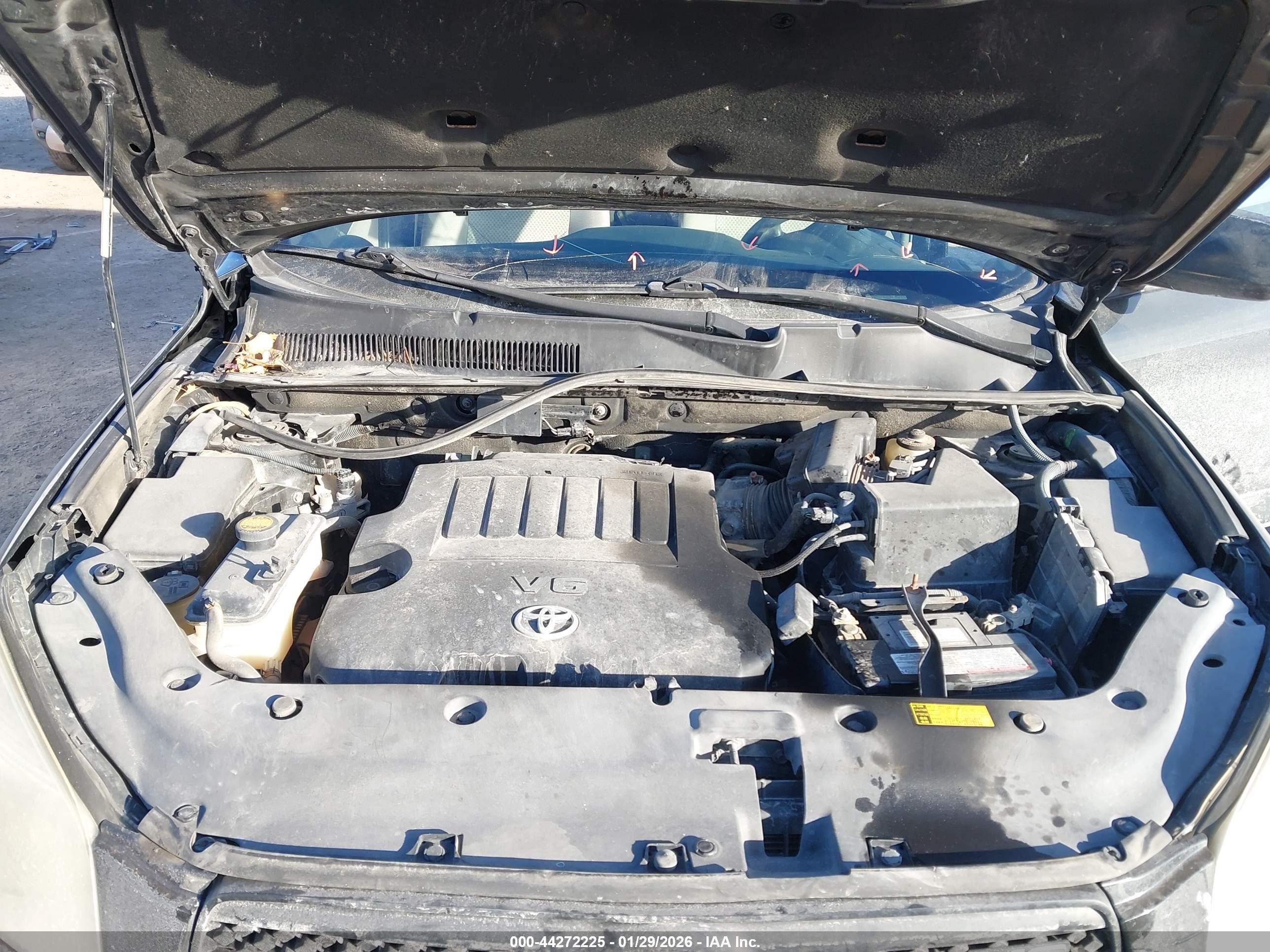TOYOTA RAV4 image 10