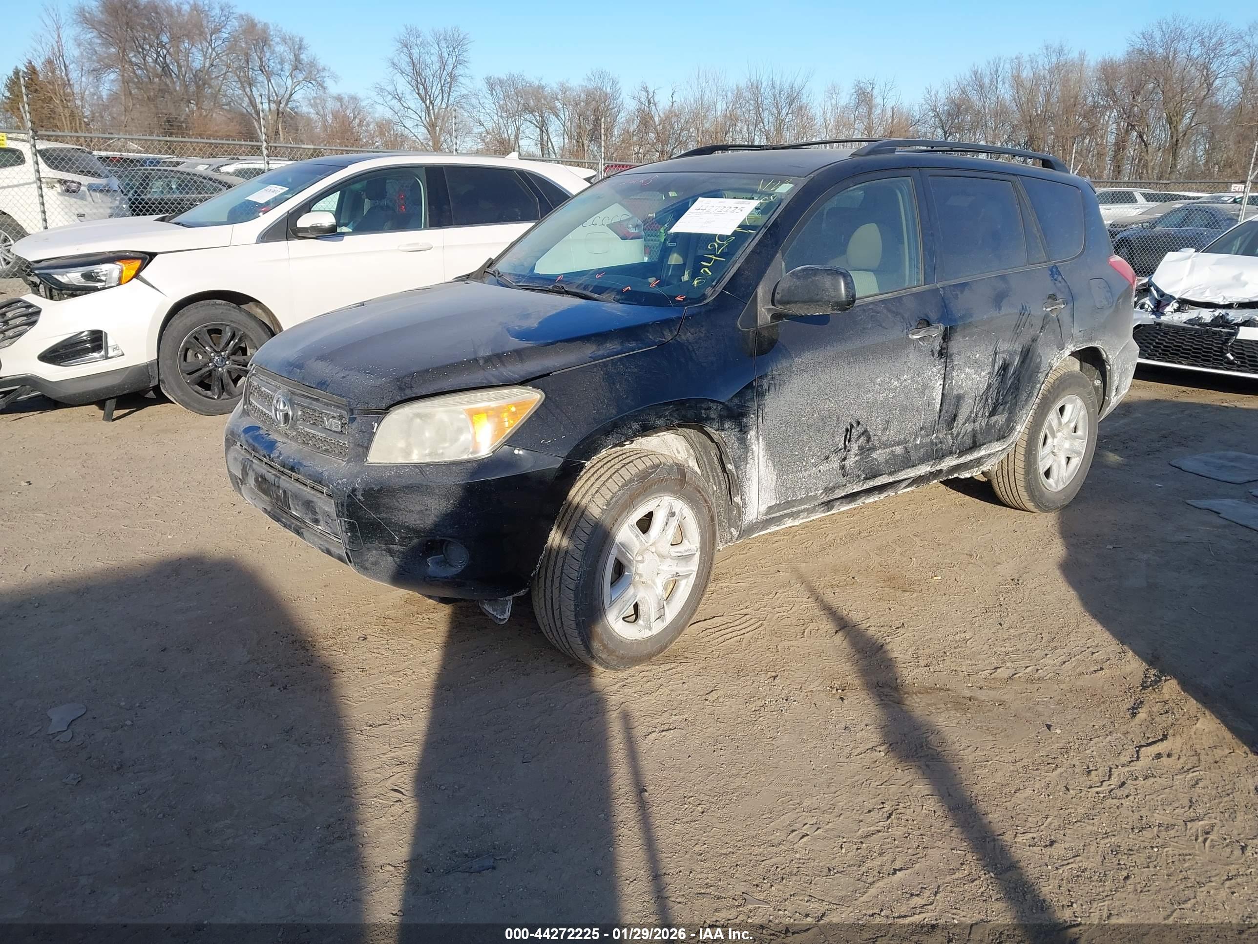 TOYOTA RAV4 image 2