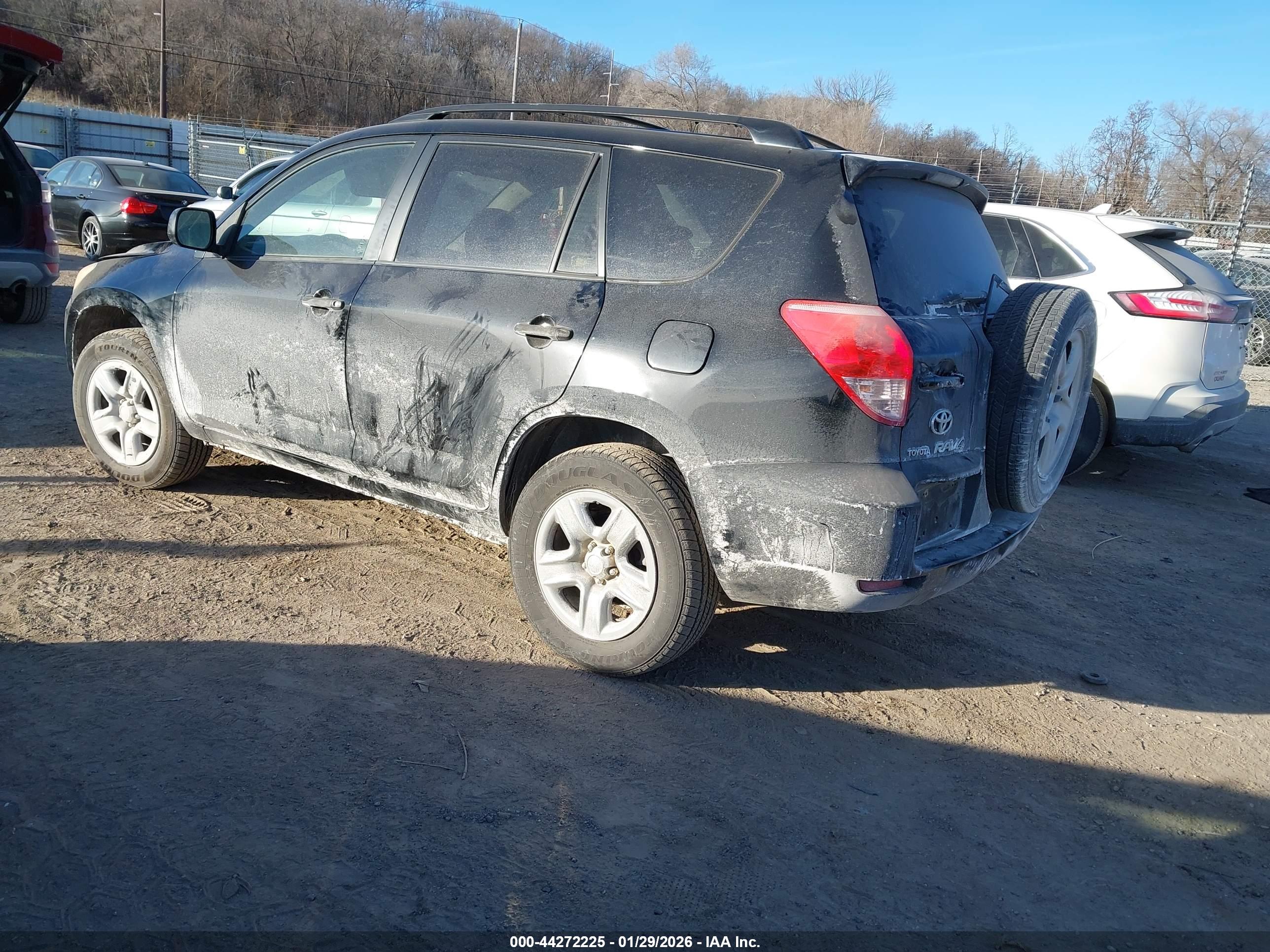 TOYOTA RAV4 image 3