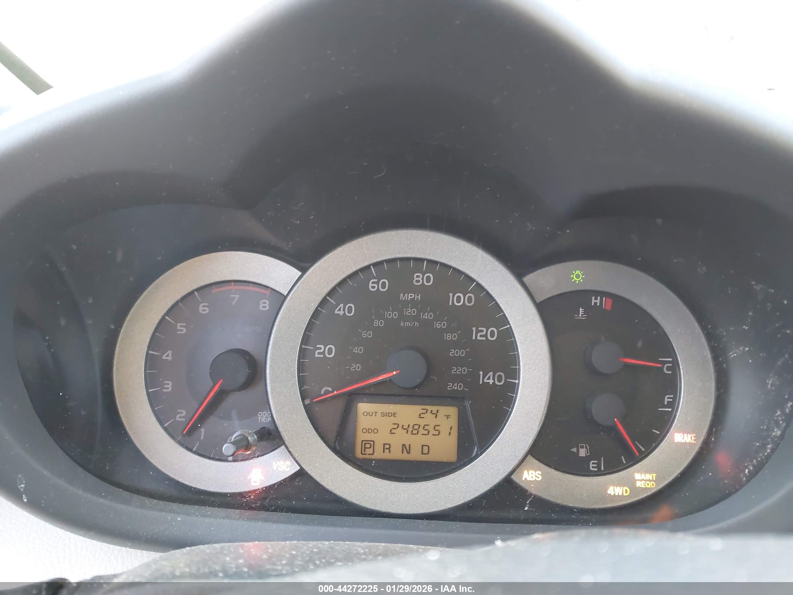 TOYOTA RAV4 image 7