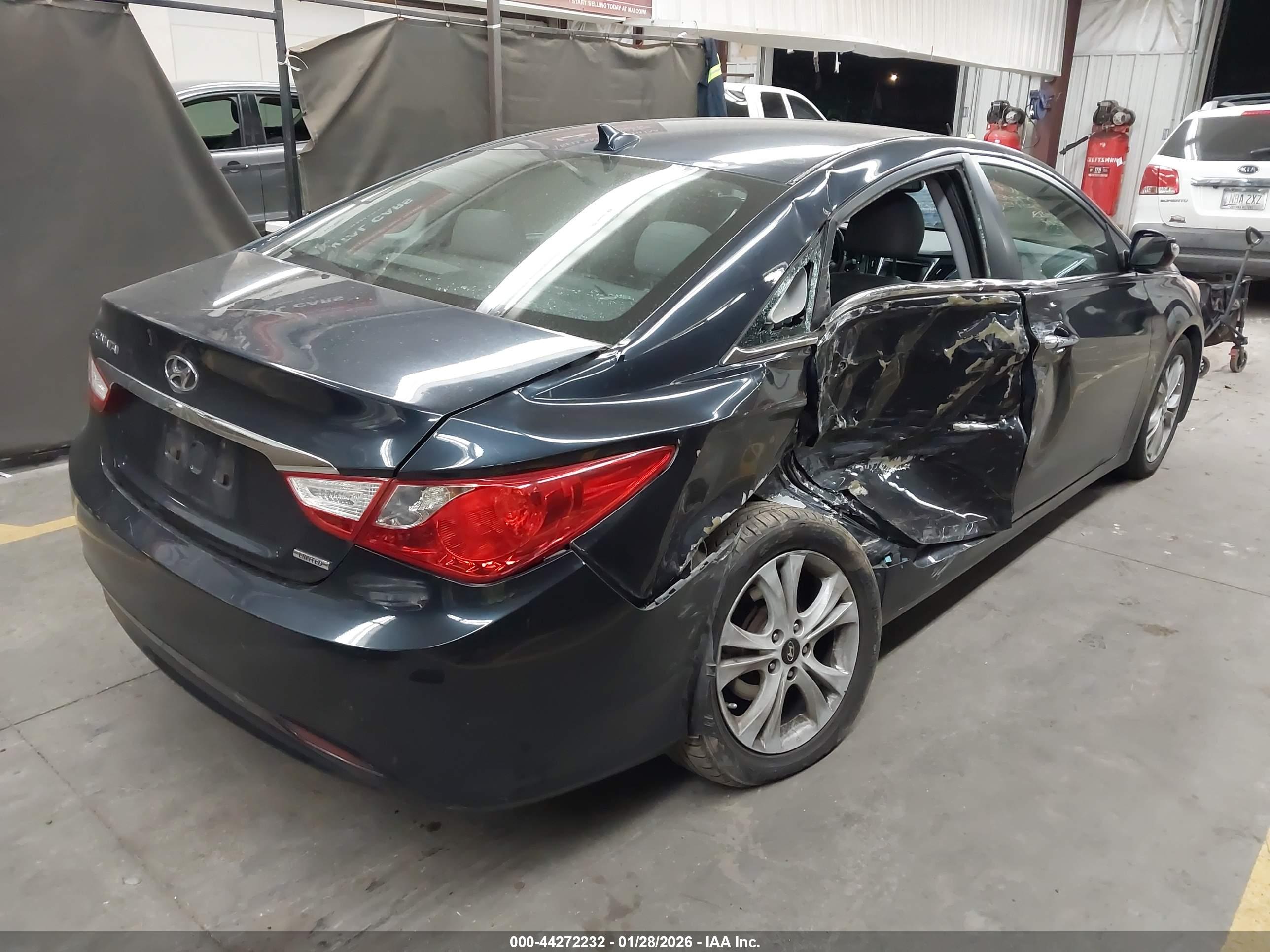 HYUNDAI SONATA image 4