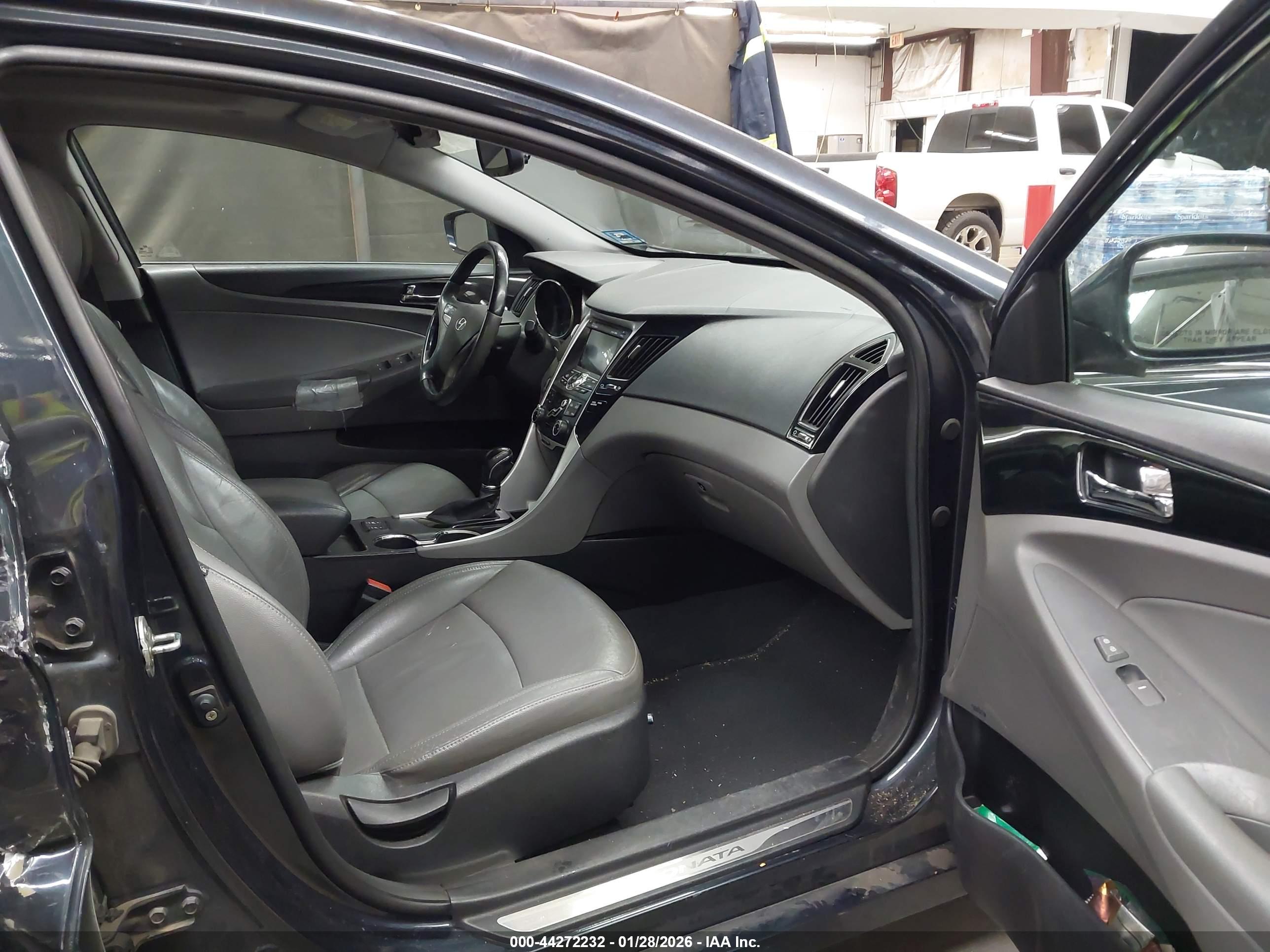 HYUNDAI SONATA image 5