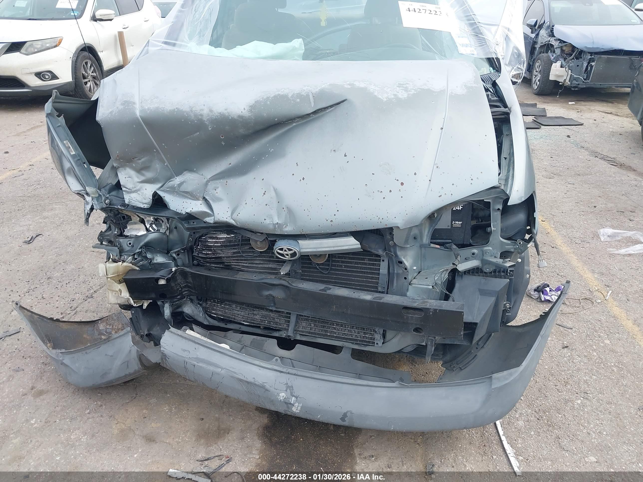 TOYOTA SIENNA image 6