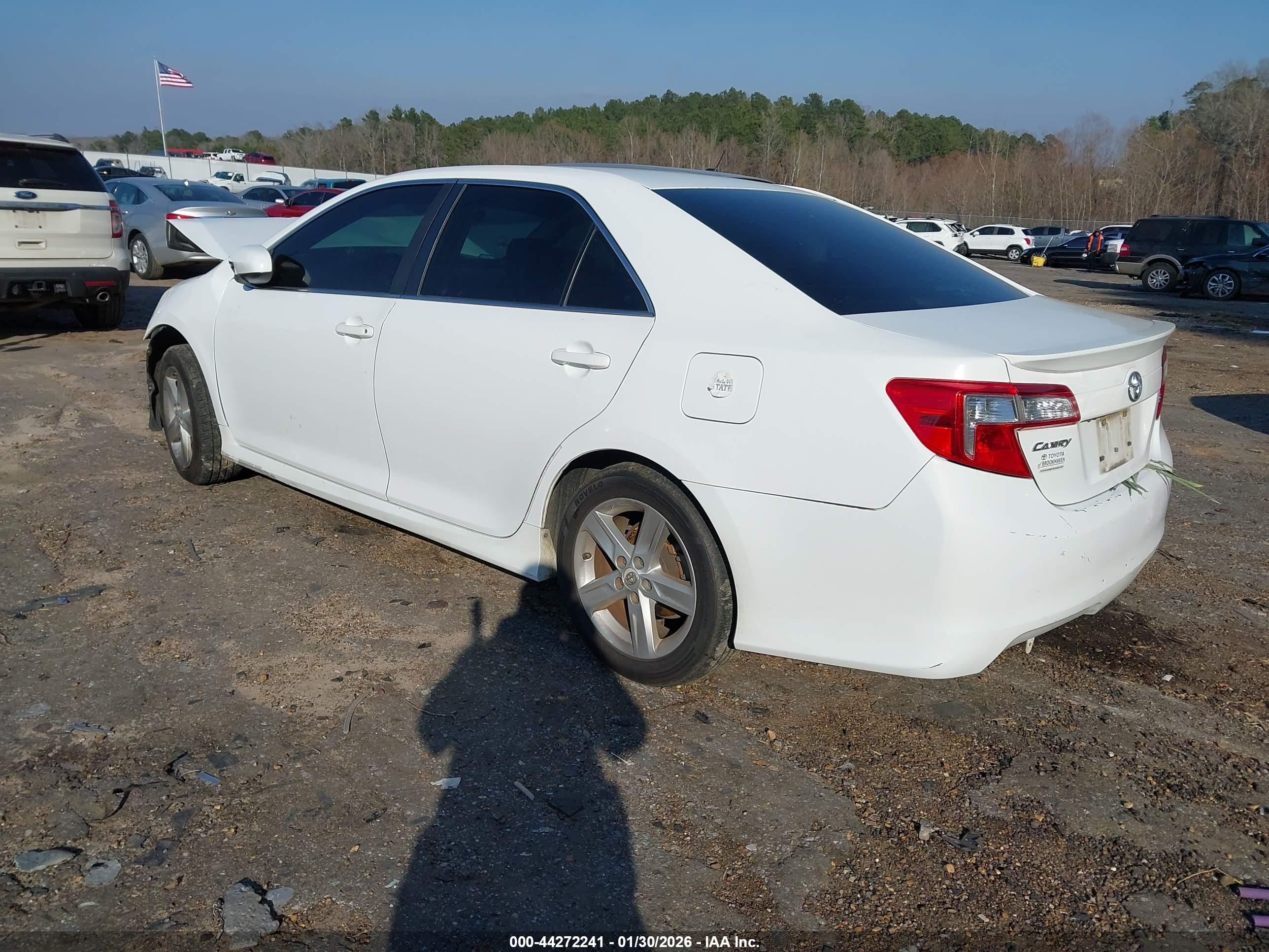 TOYOTA CAMRY image 3