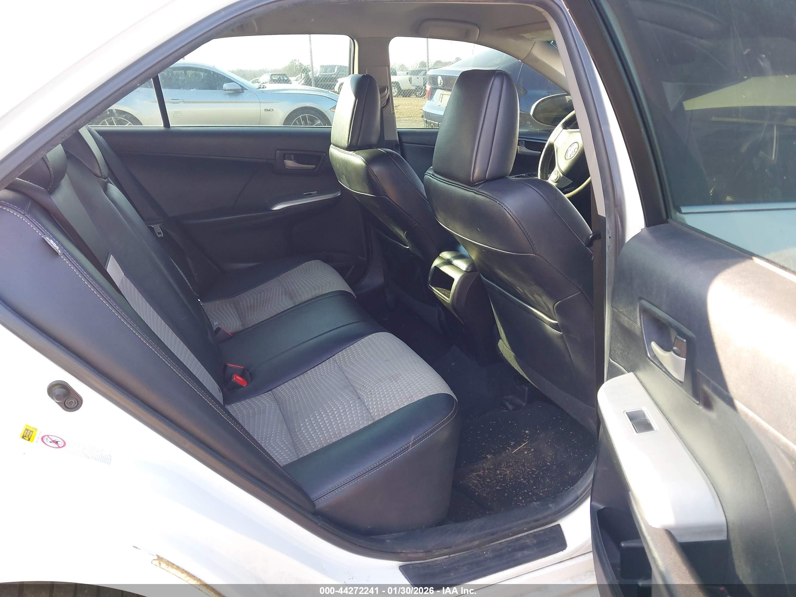 TOYOTA CAMRY image 8