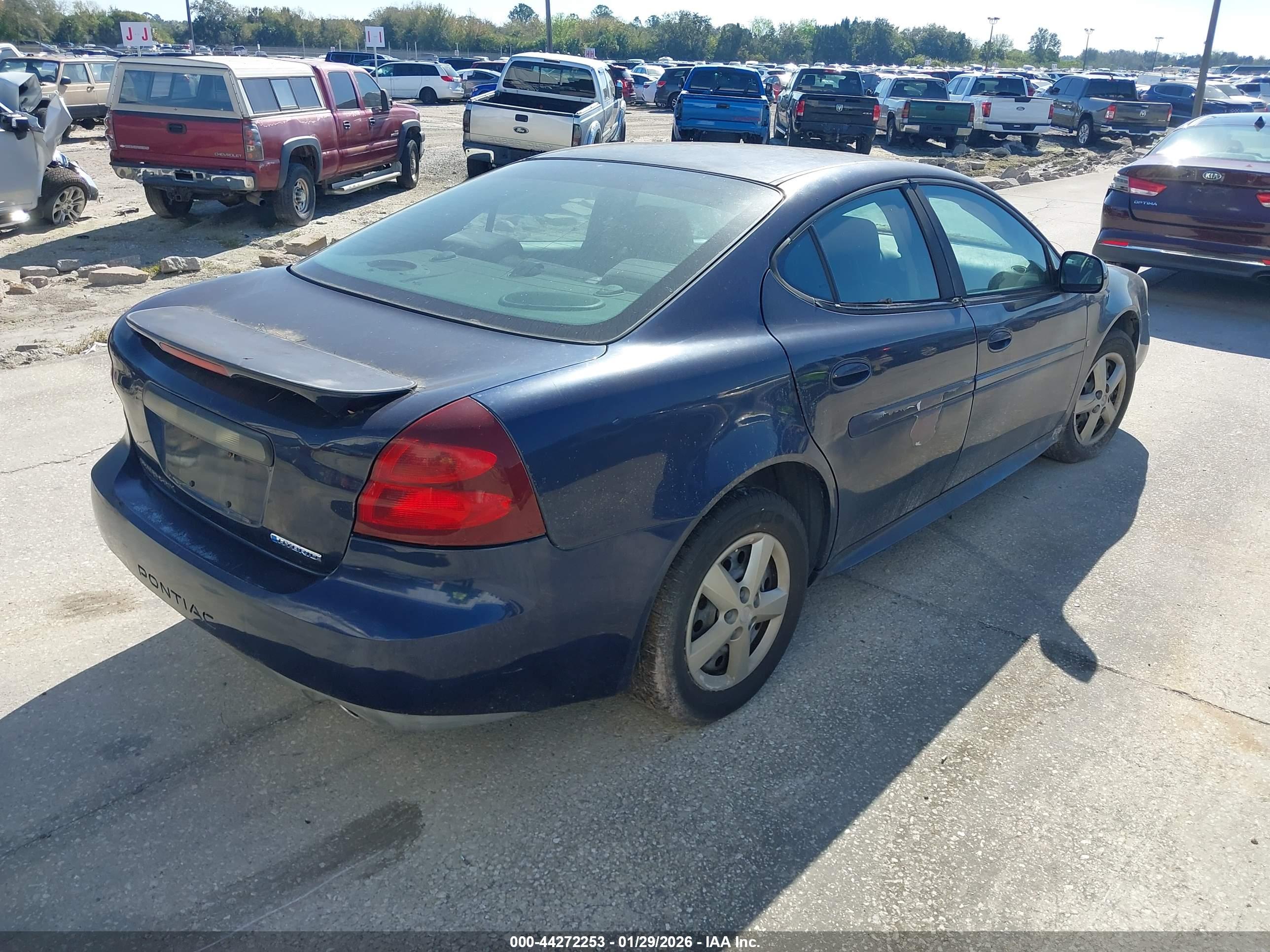 PONTIAC GRAND image 4