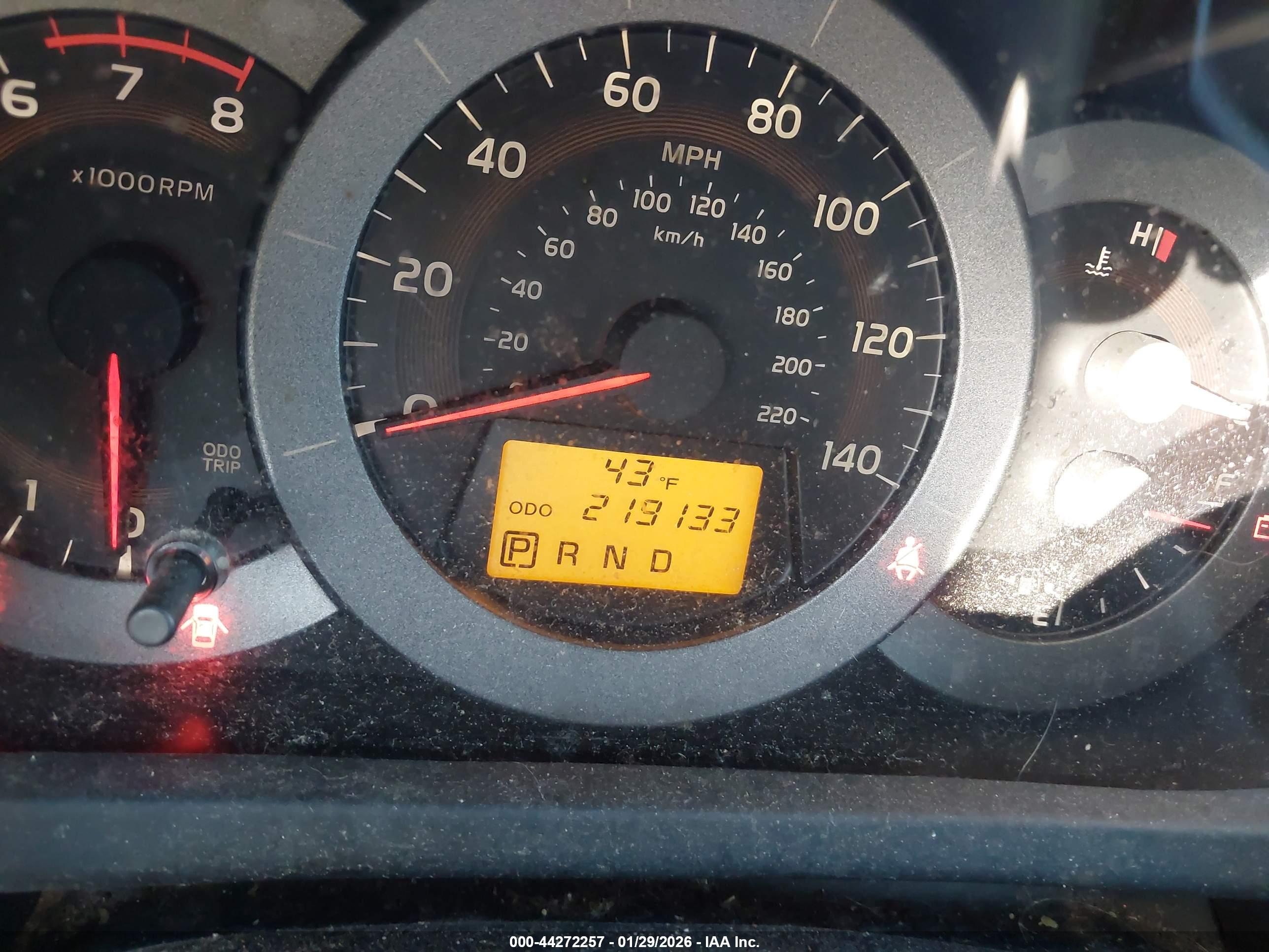 TOYOTA RAV4 image 7