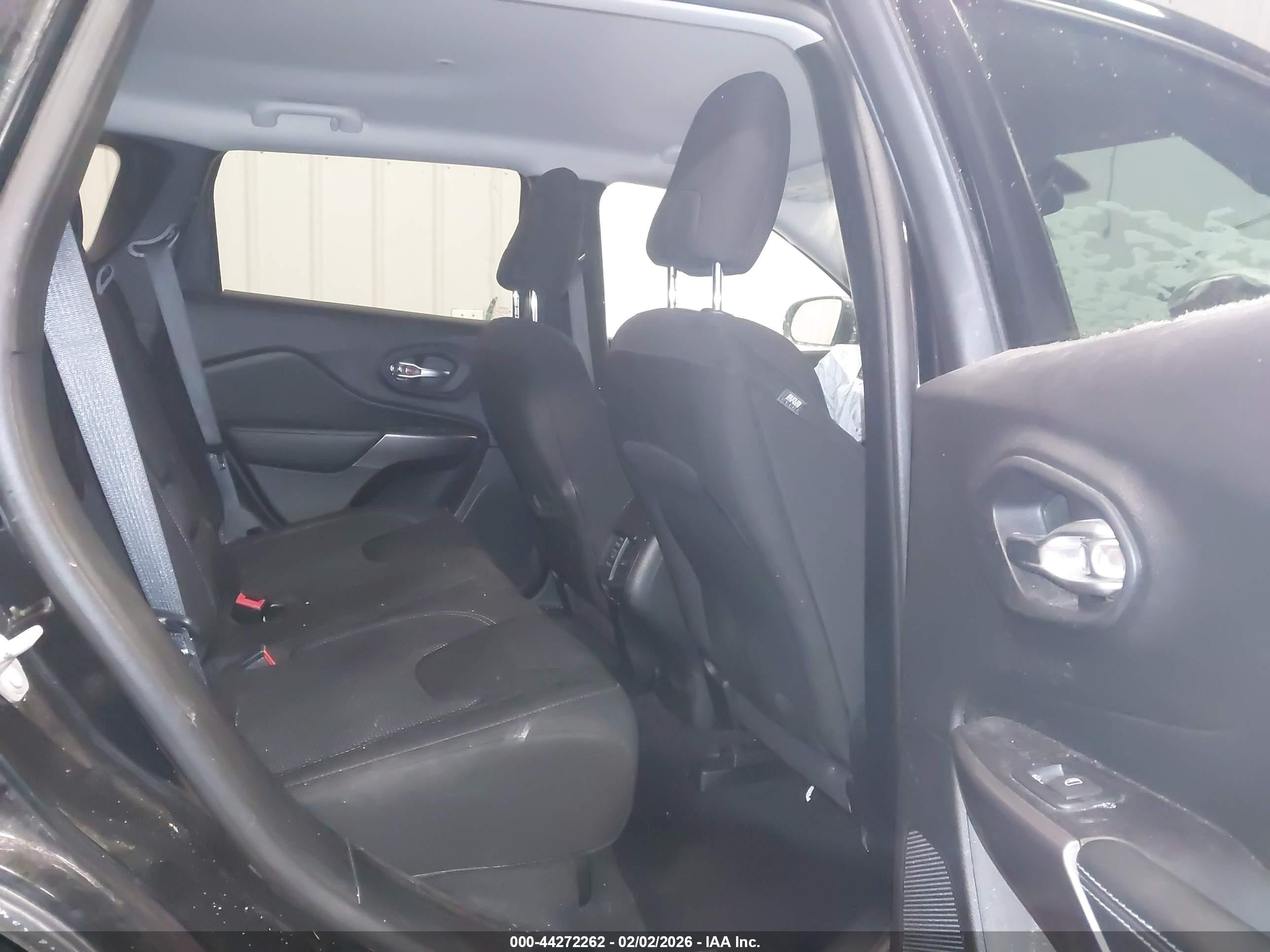 JEEP CHEROKEE image 8