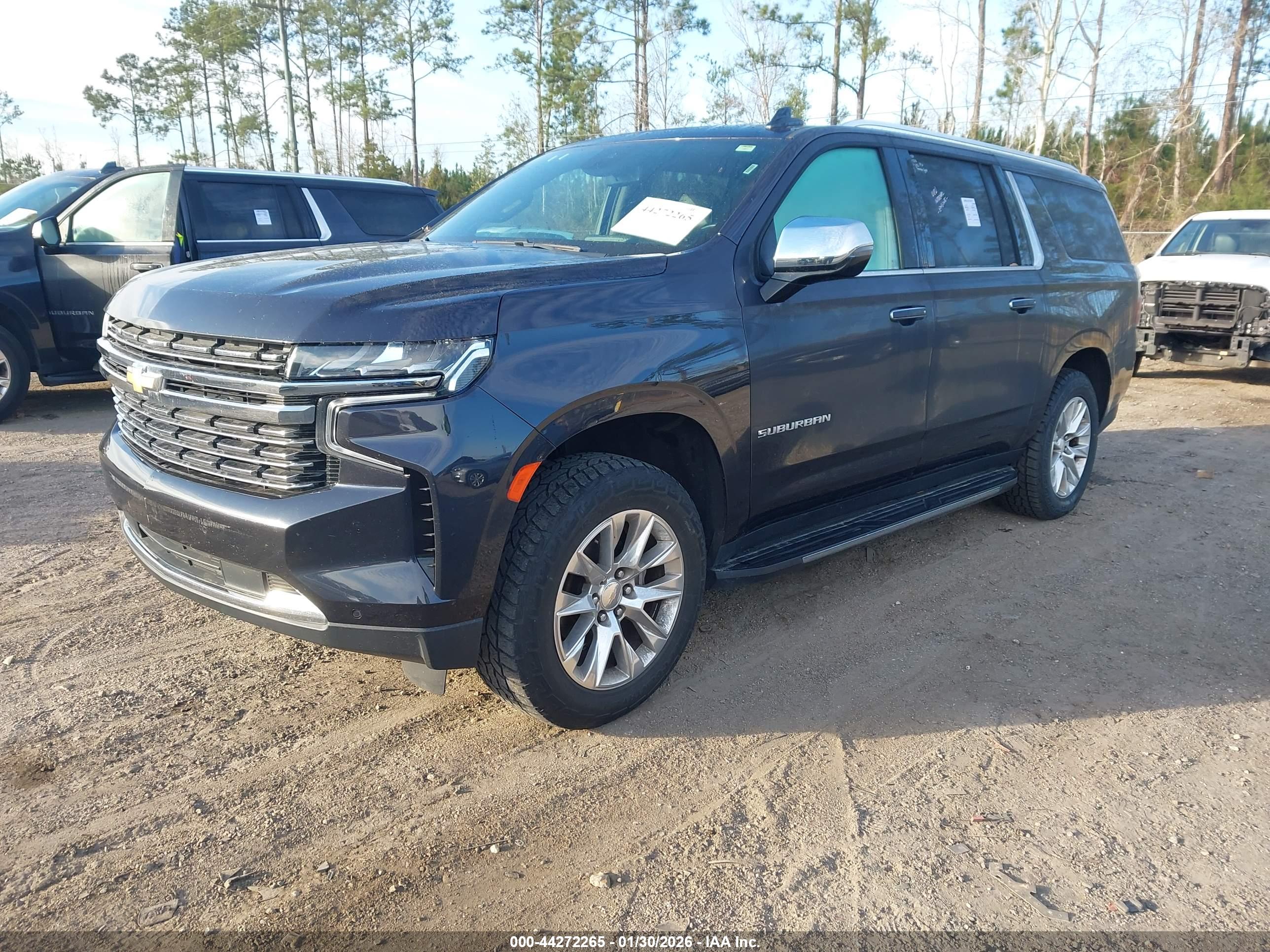 CHEVROLET SUBURBAN image 2