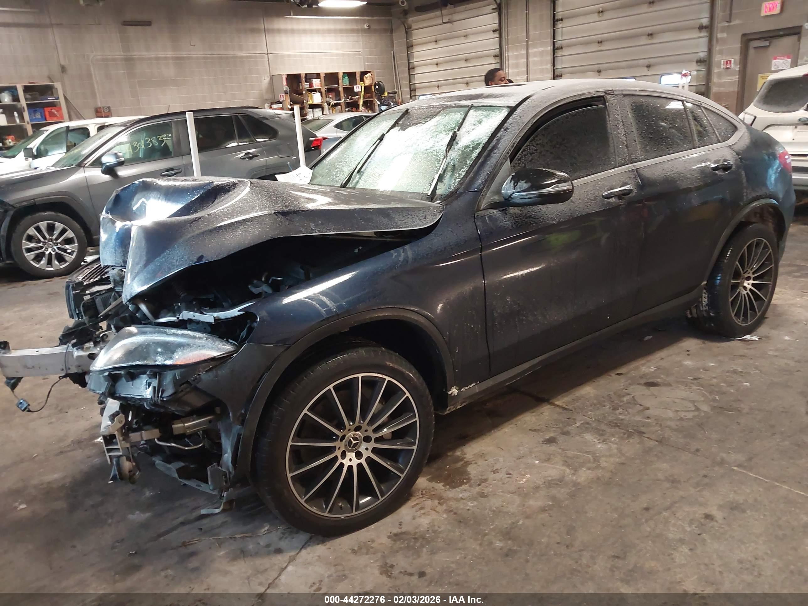 MERCEDES-BENZ GLC image 2