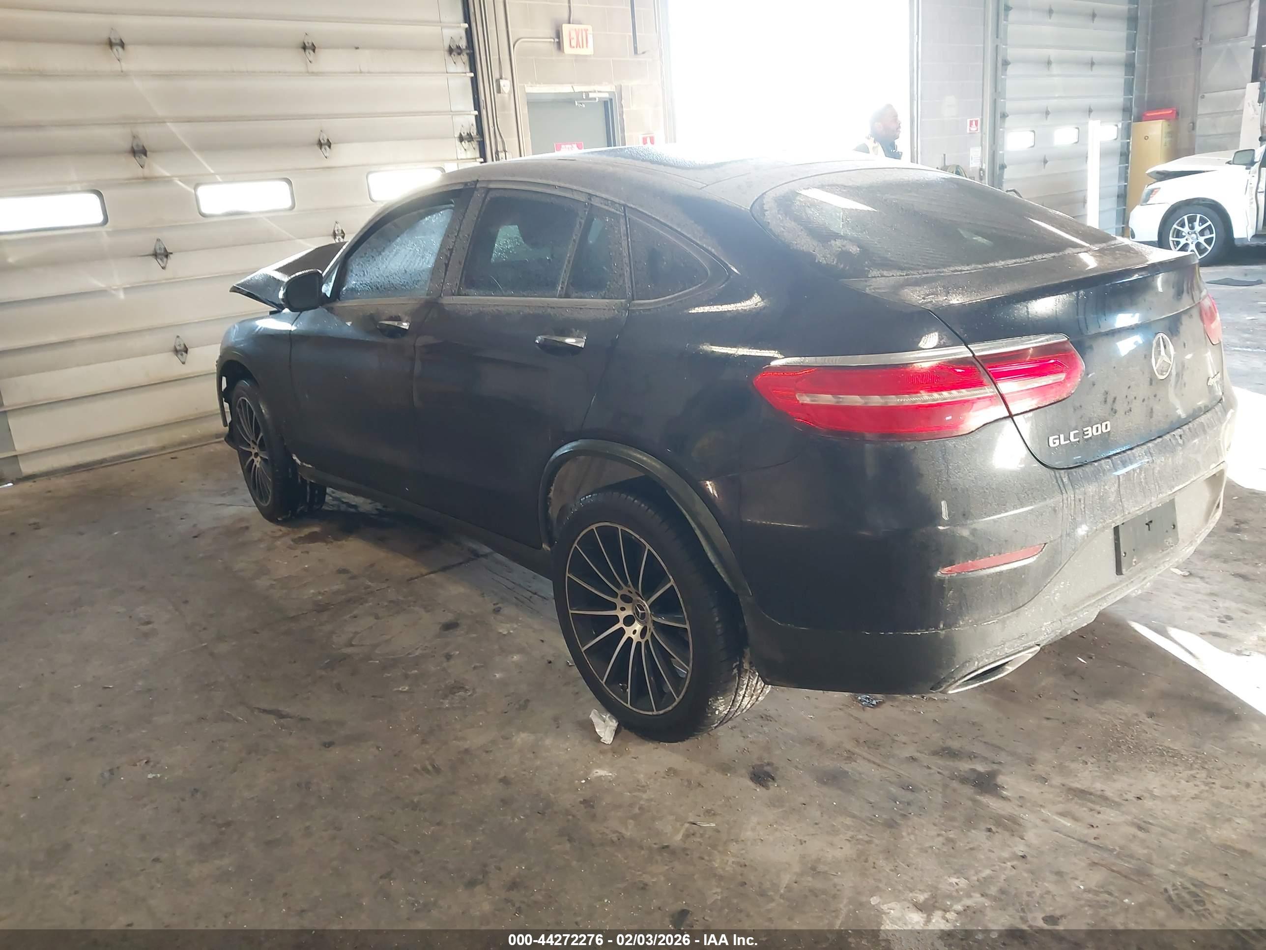 MERCEDES-BENZ GLC image 3