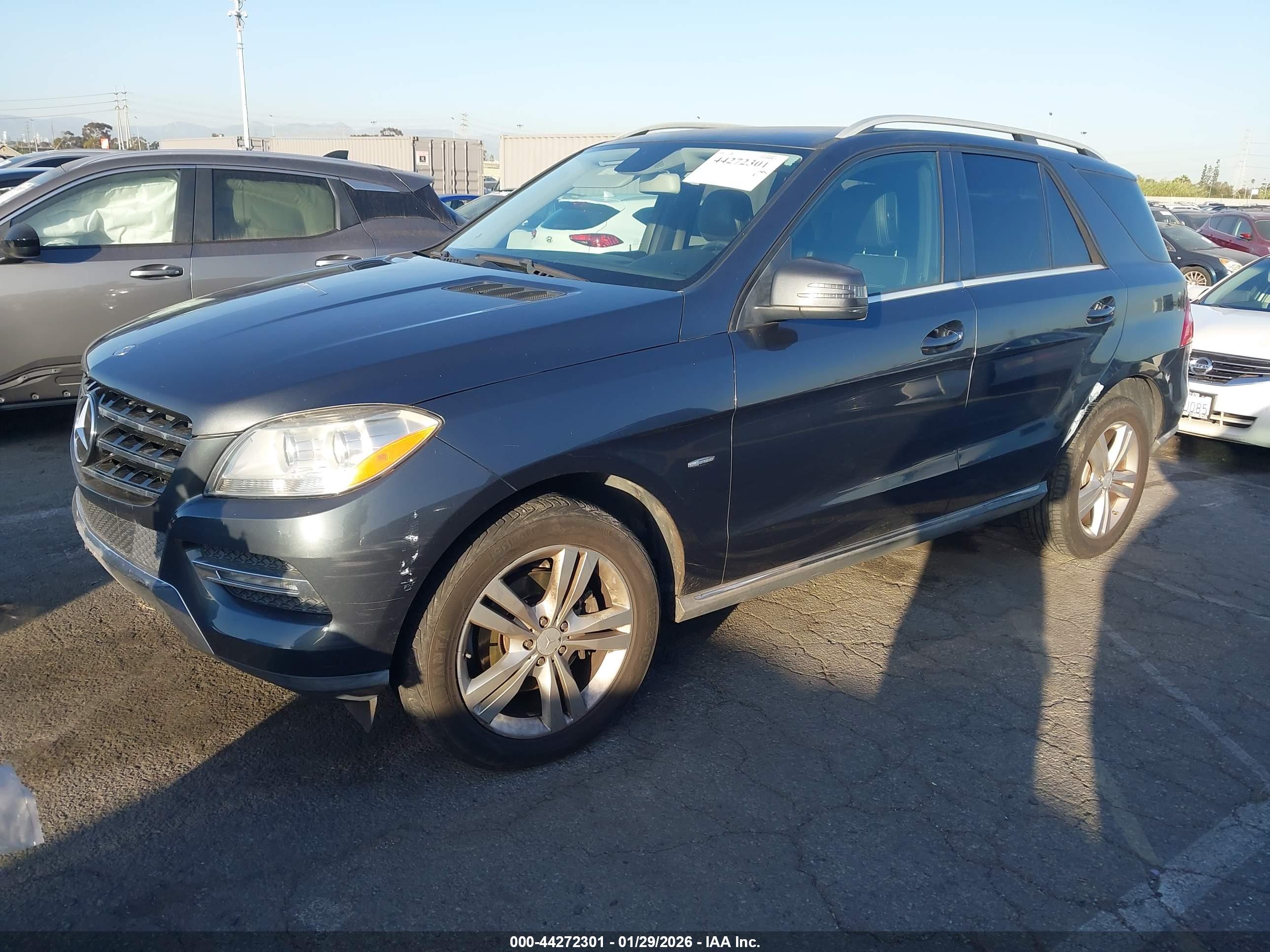 MERCEDES-BENZ ML image 2