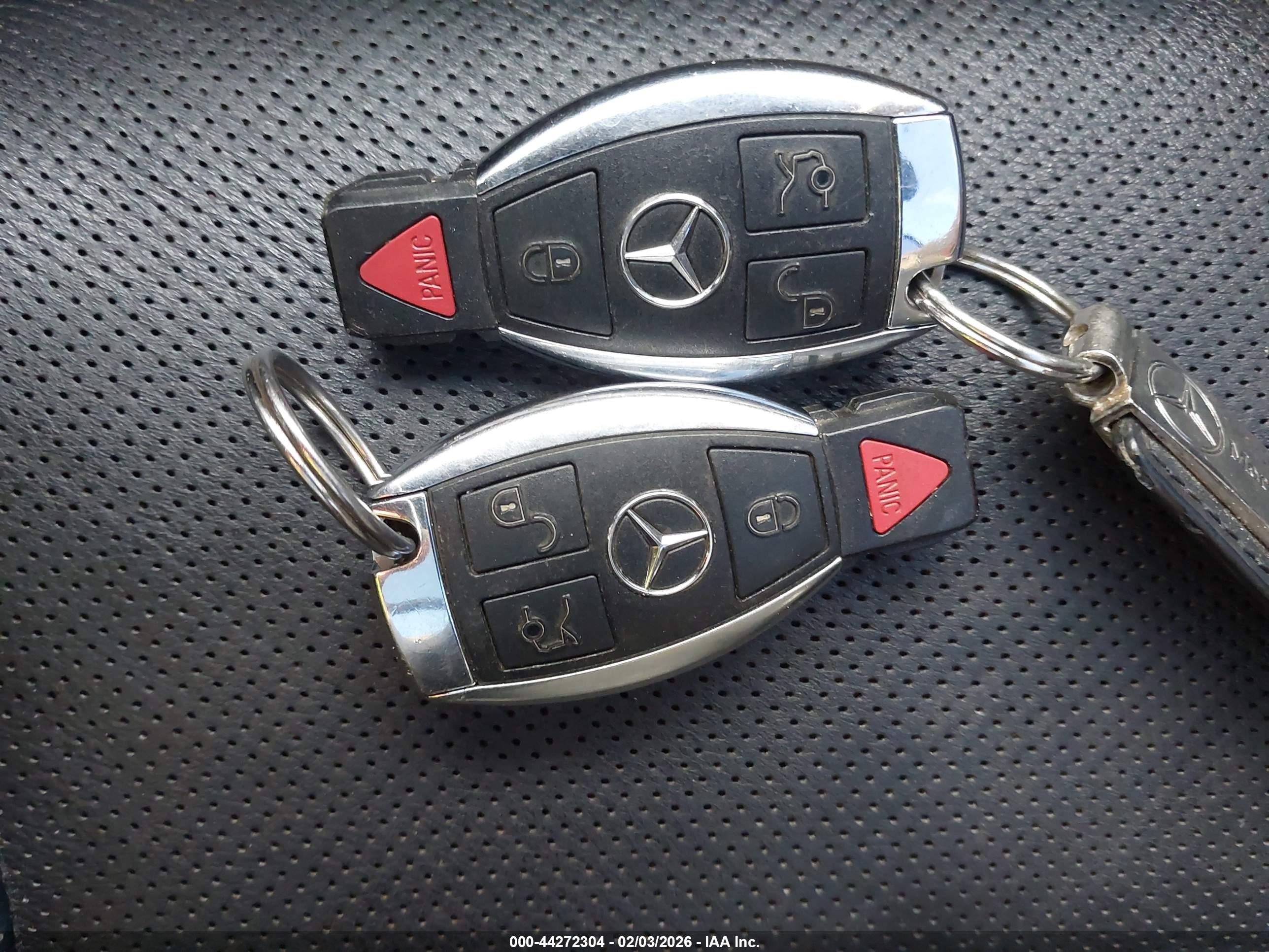 MERCEDES-BENZ E image 11