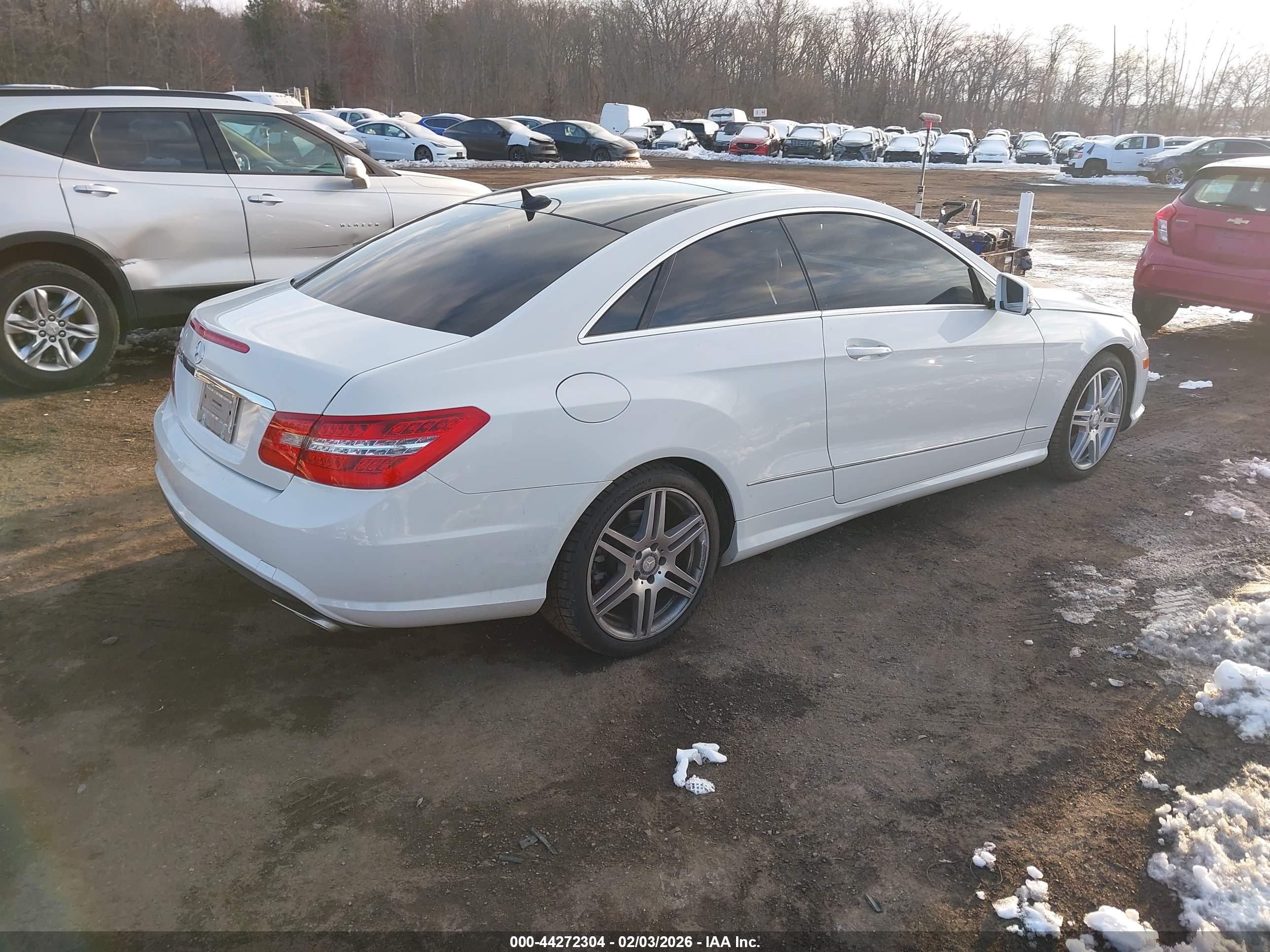 MERCEDES-BENZ E image 4
