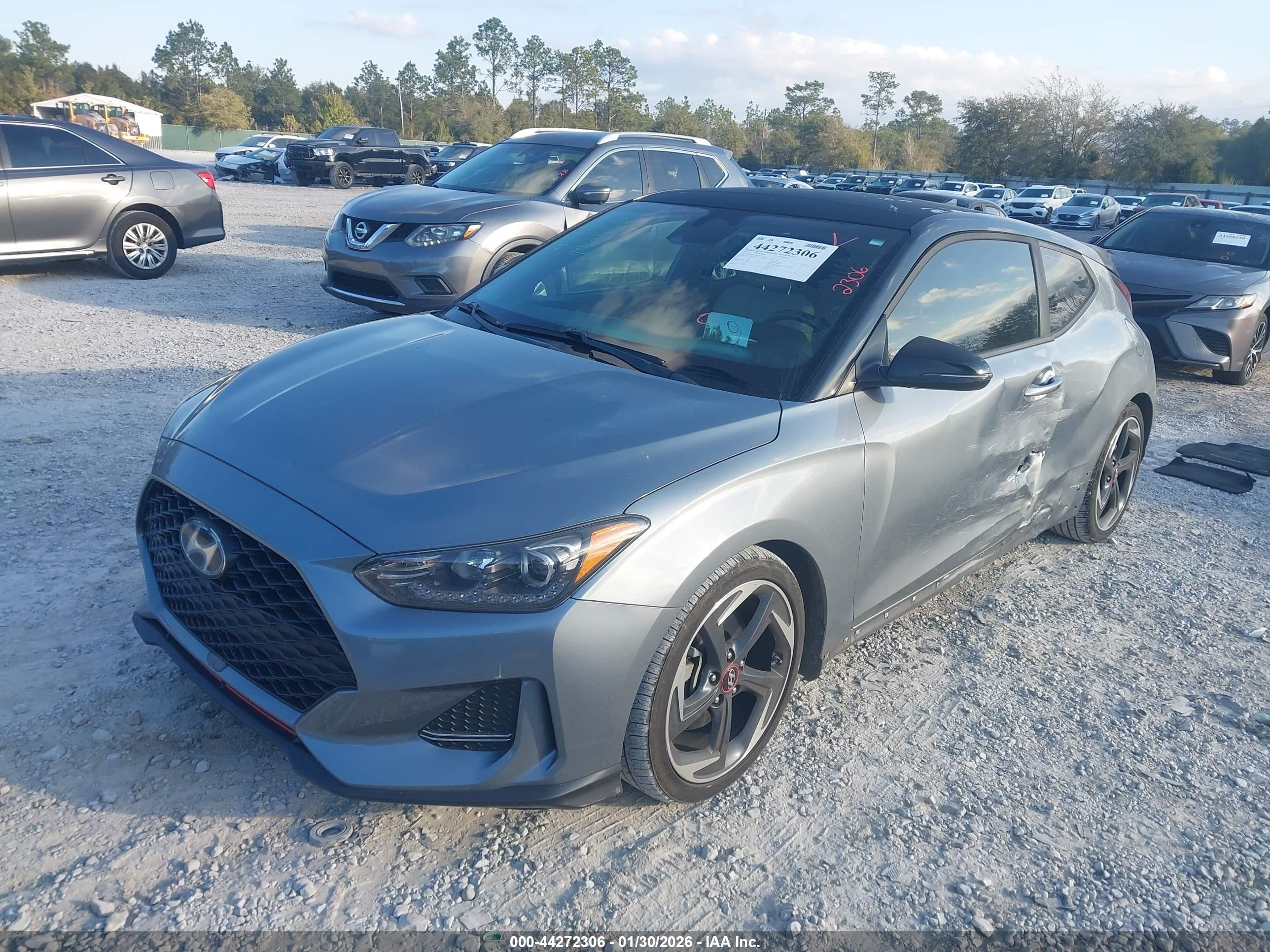 HYUNDAI VELOSTER image 2