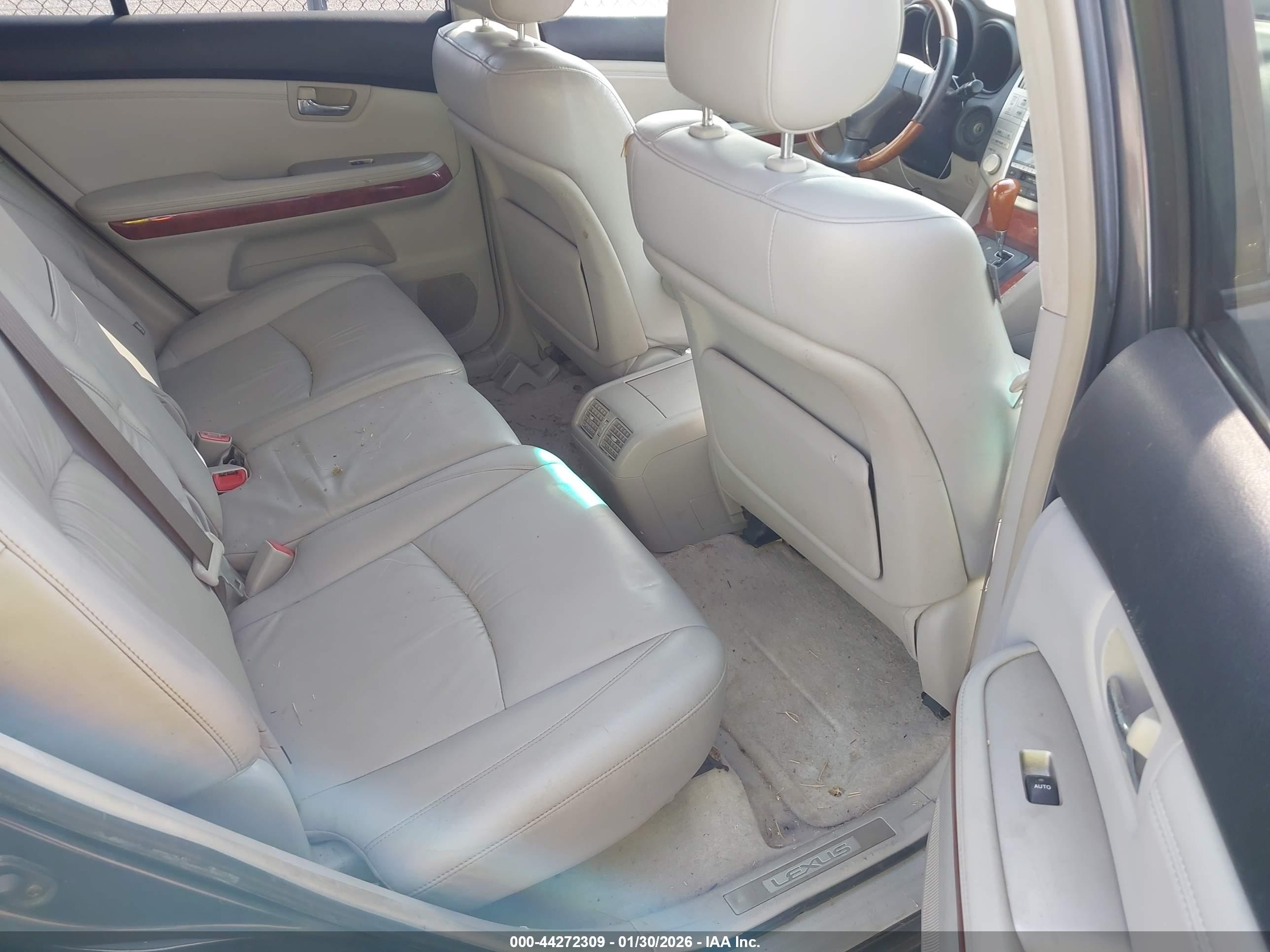 LEXUS RX image 8