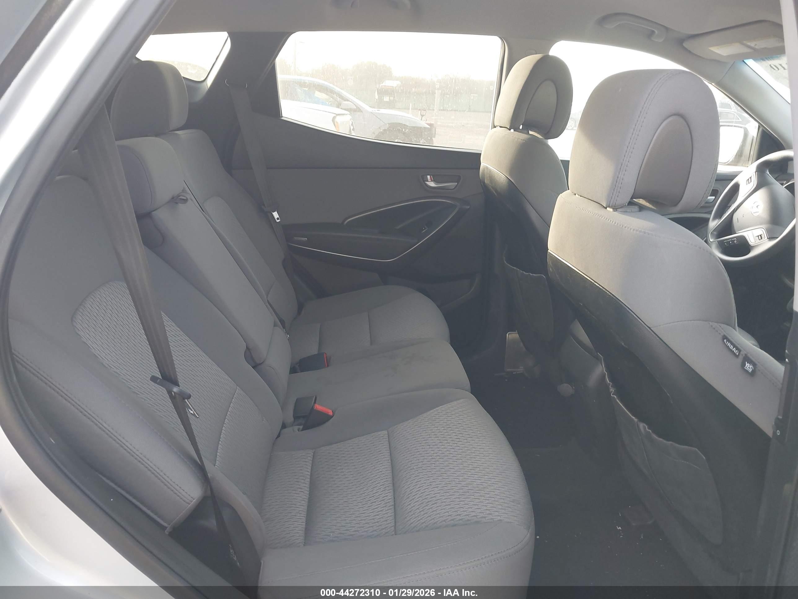 HYUNDAI SANTA image 8